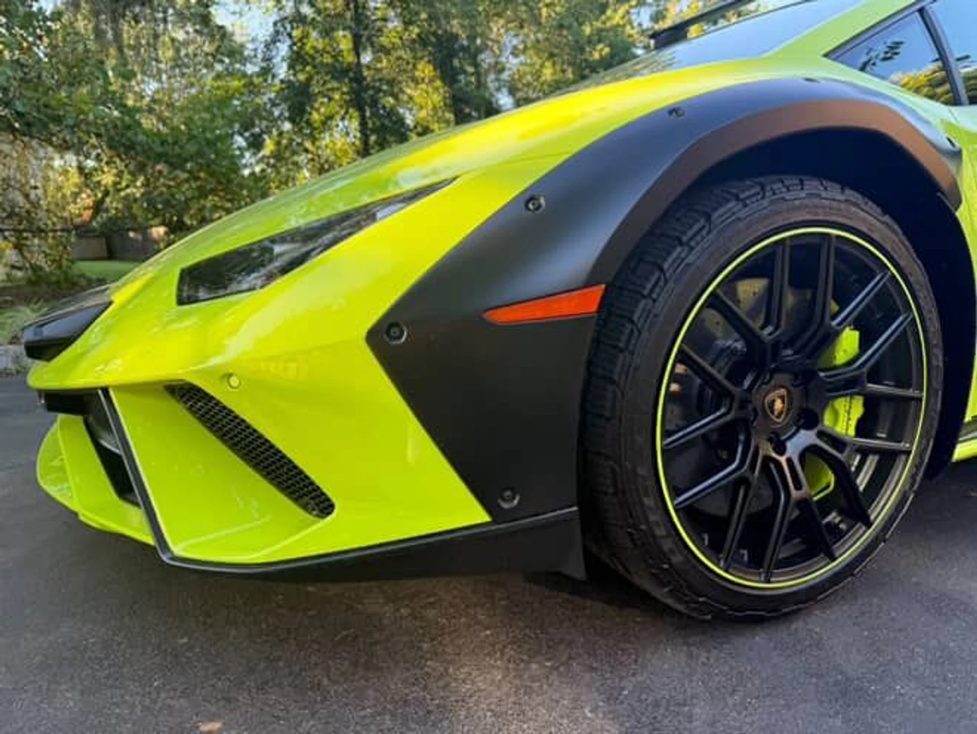 mph003_1270348716_Used_2024_Lamborghini_Huracan_Sterrato_1759167642_348492bcef