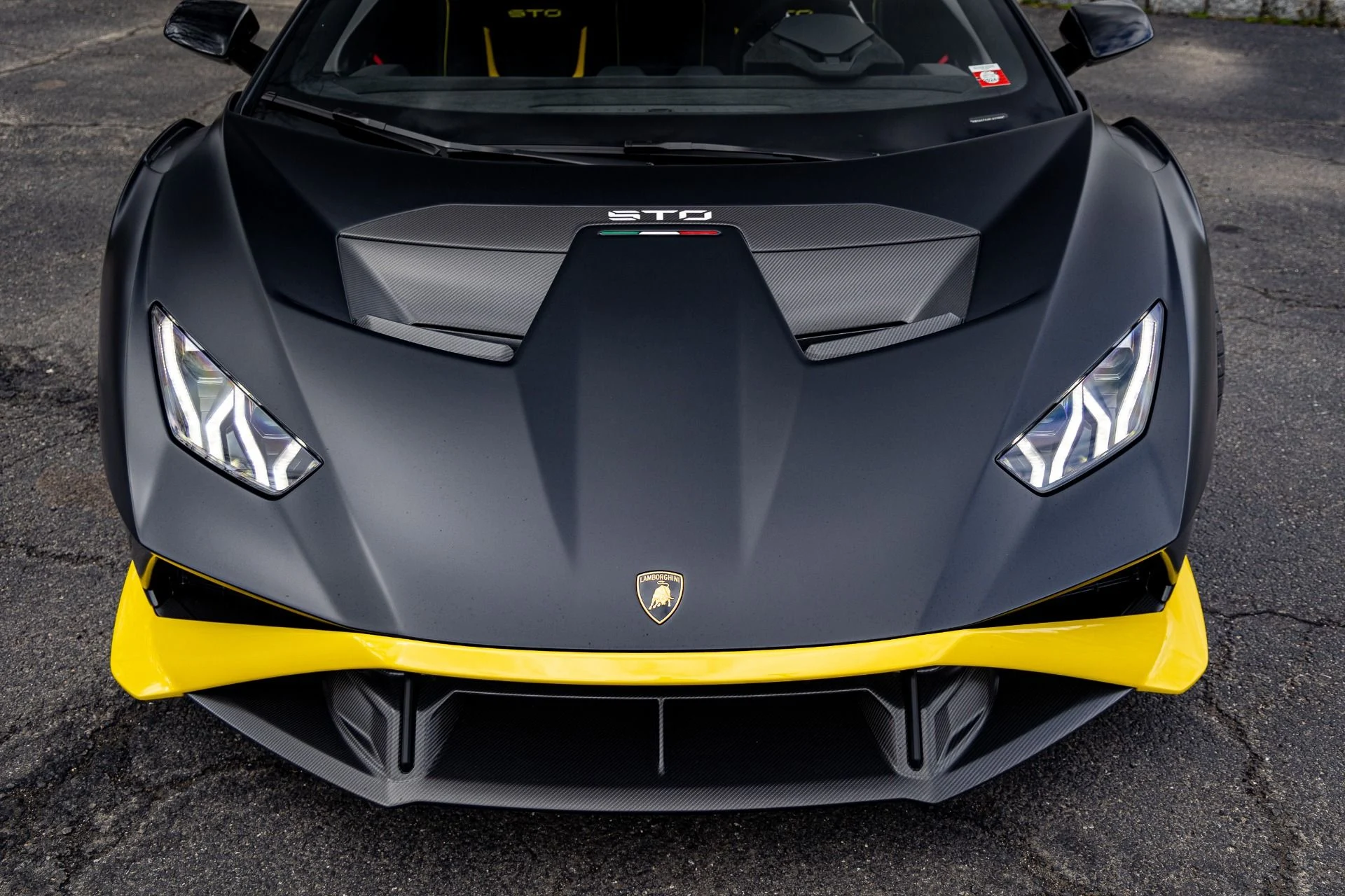 mph003_1271904081_Used_2023_Lamborghini_Huracan_STO_1724257778_2b93bd2e87