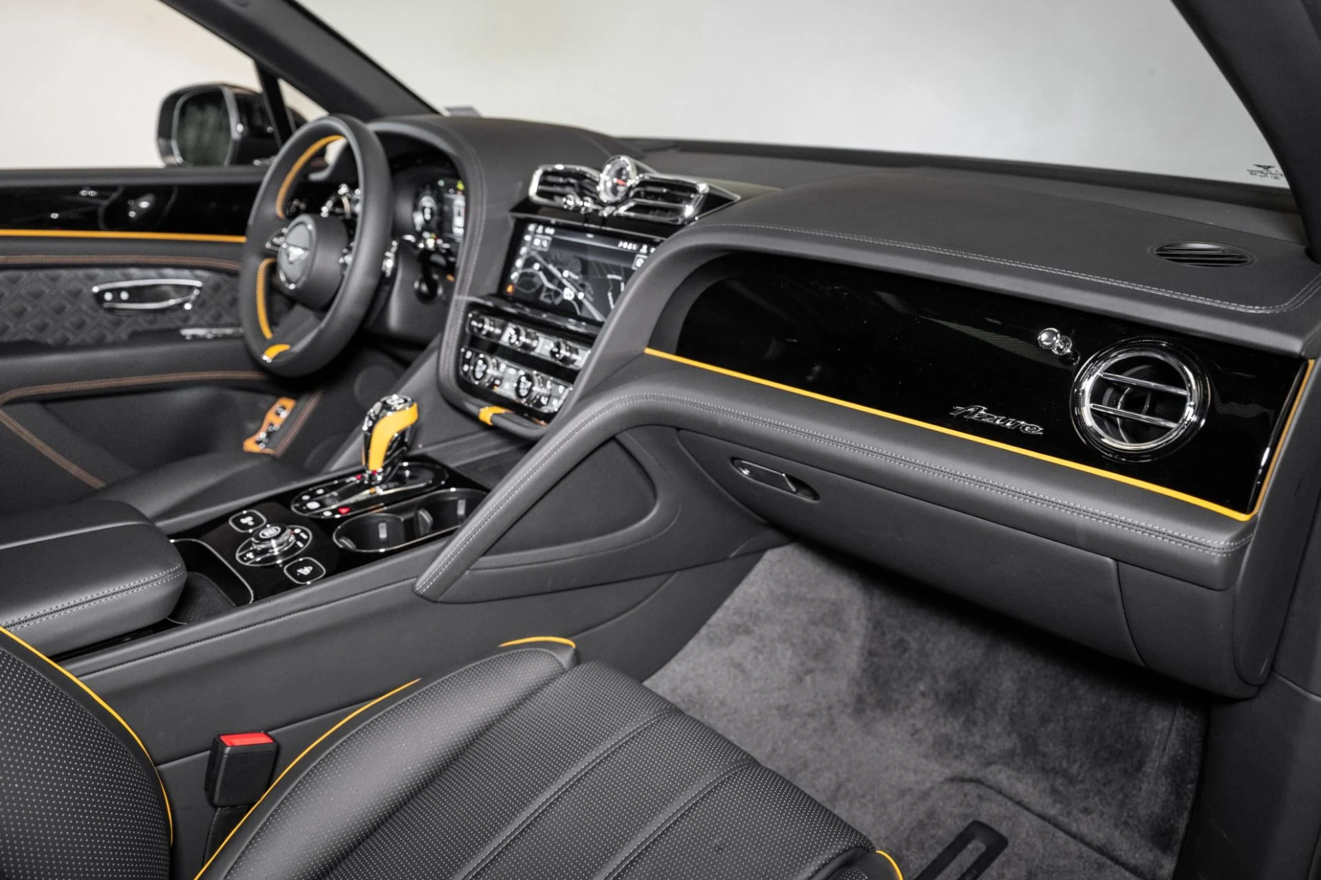 mph003_1271997591_Used_2024_Bentley_Bentayga_Azure_V8_1758720540_8ed14566c3