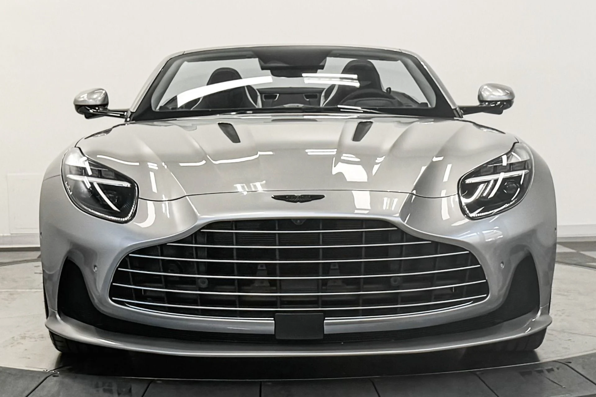 mph003_1303423463_Used_2025_Aston_Martin_DB_12_Volante_Duotone_interior_Bowers_and_Wilkins_Audio_Nearly_New_1789749797_8e87e7c7e5