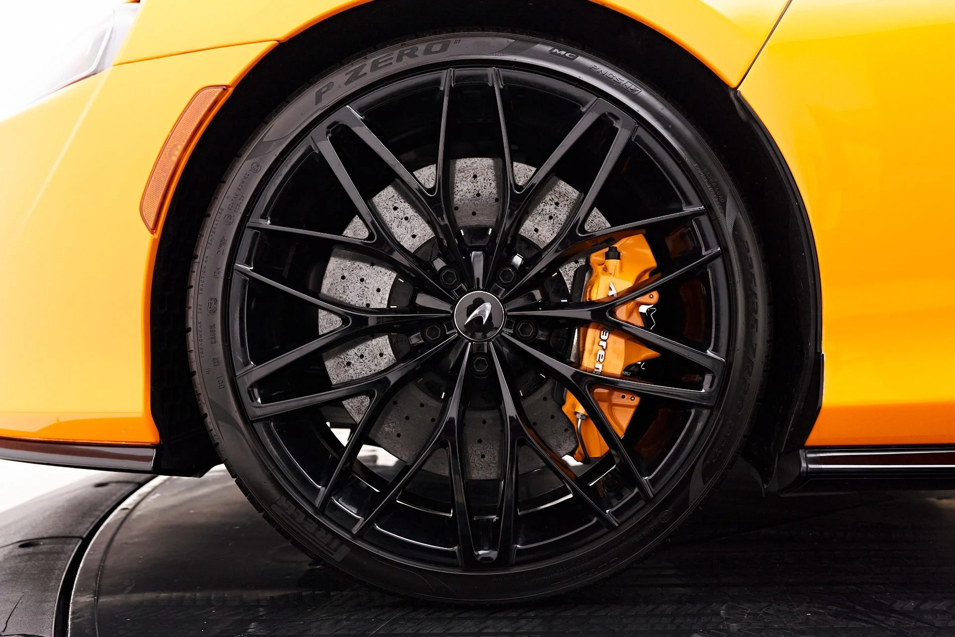 mph003_1329552443_Used_2023_Mc_Laren_GT_Base_1712094494_abbc9758f2