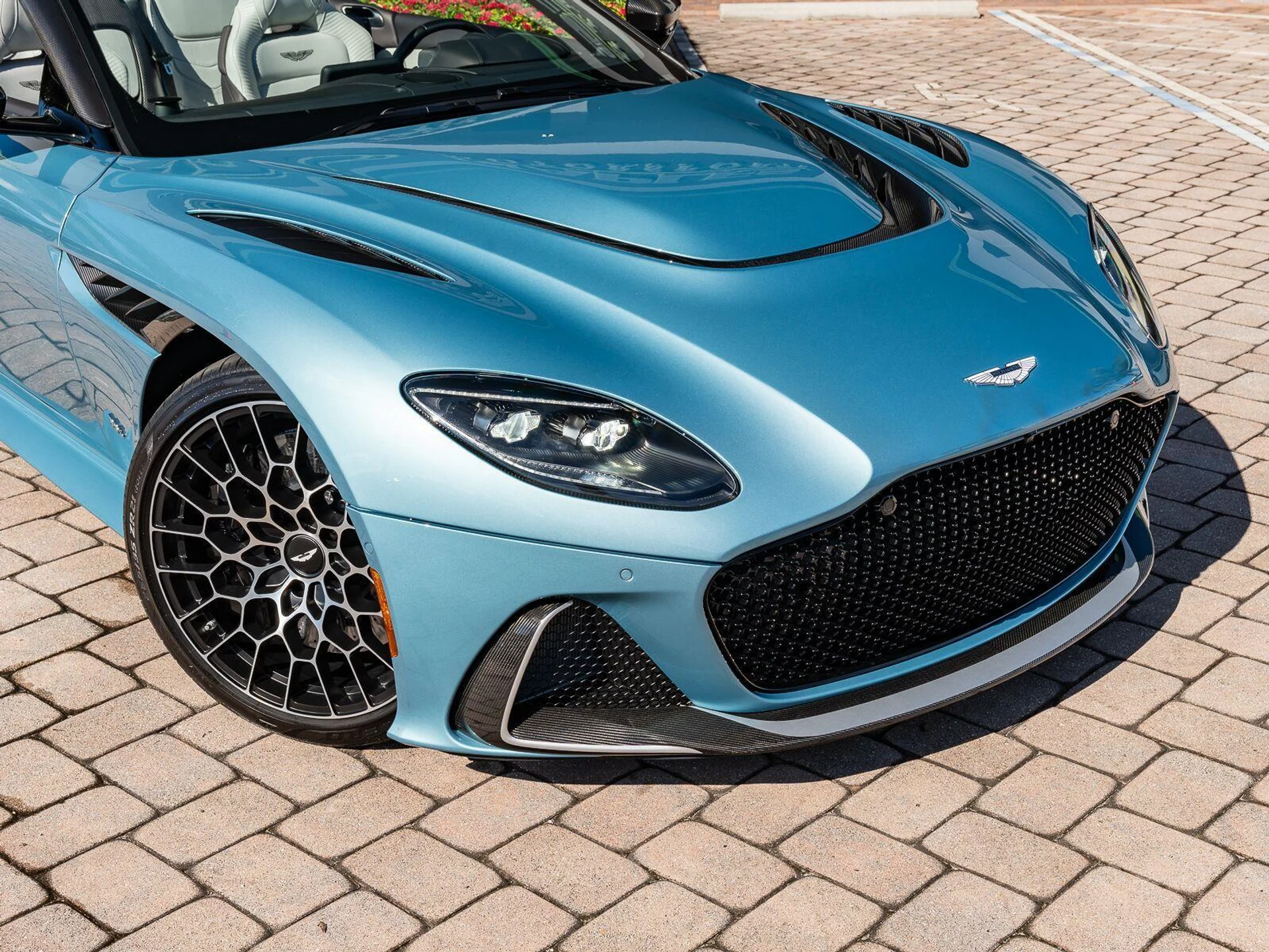 mph003_1336111540_Used_2023_Aston_Martin_DBS_770_Ultimate_1792180985_513e829ddd