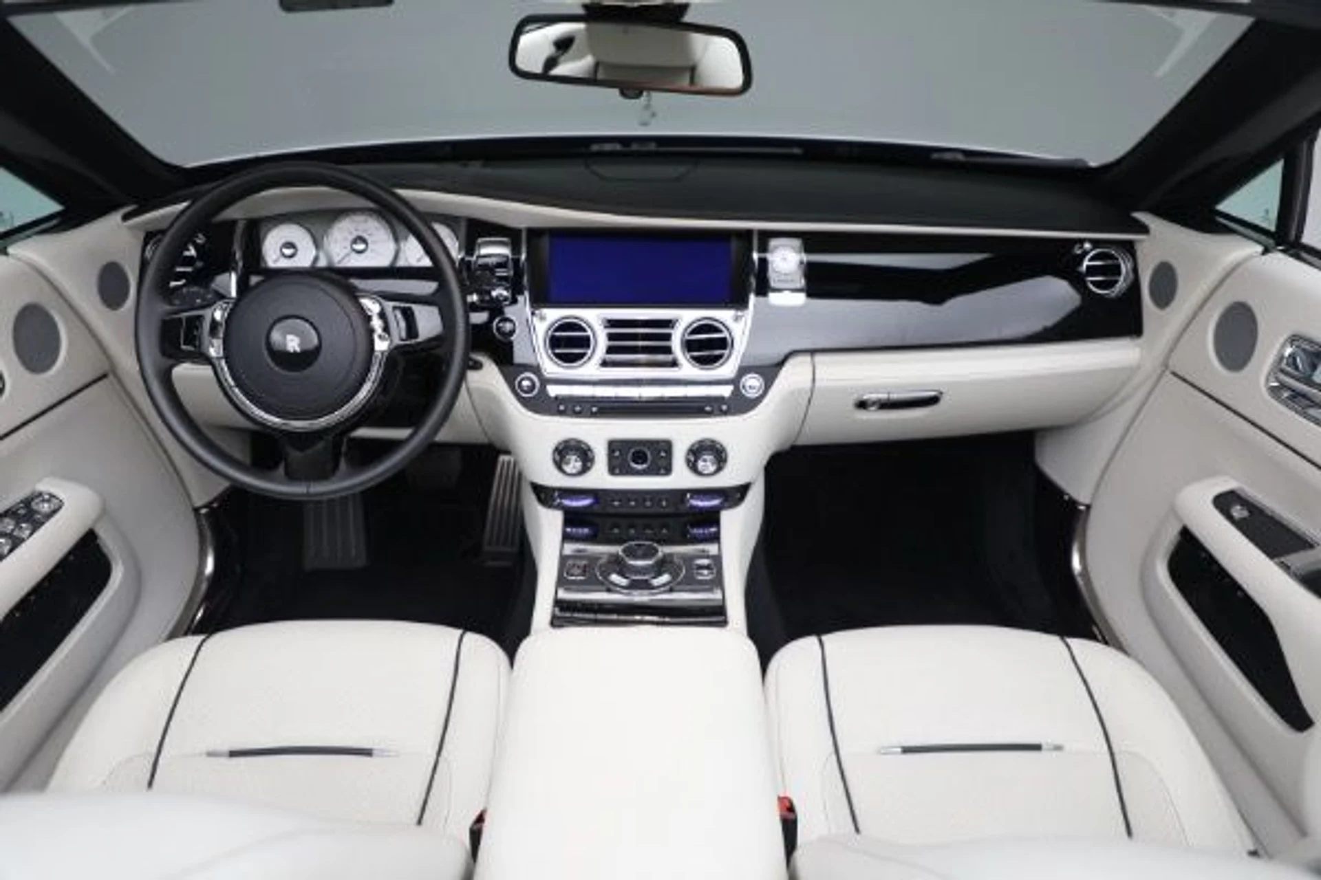 mph003_1343362508_Used_2018_Rolls_Royce_Dawn_2246034b12