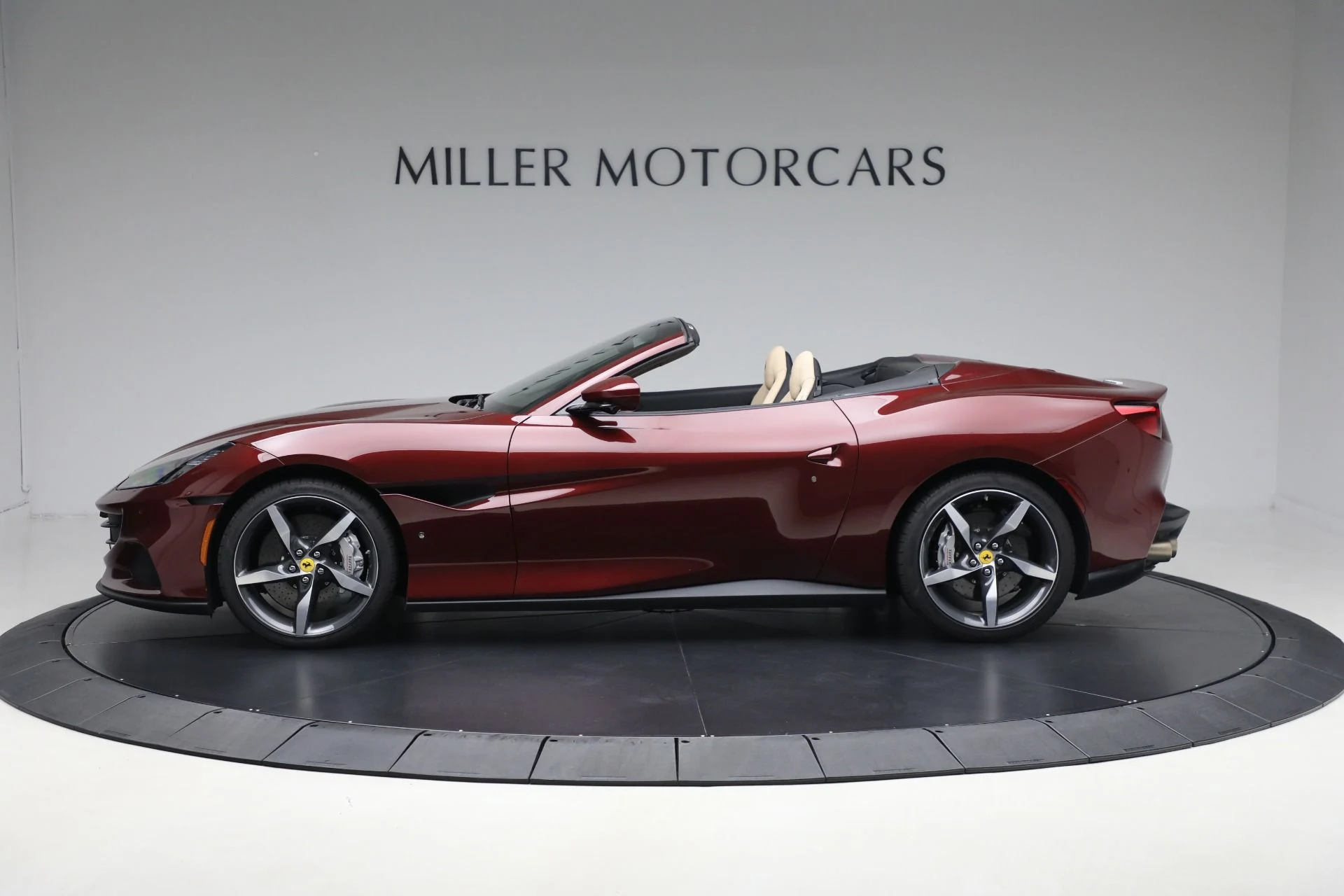 mph003_1352064972_Used_2023_Ferrari_Portofino_M_23aad362ed