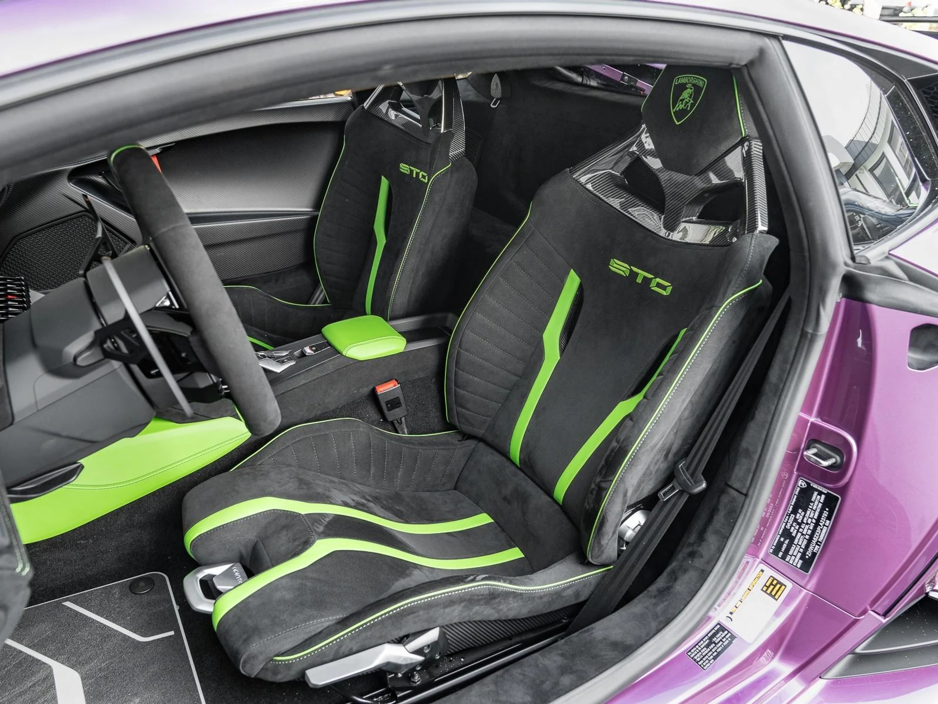 mph003_1357995271_Used_2023_Lamborghini_Huracan_STO_1767046118_1ecc1d472e