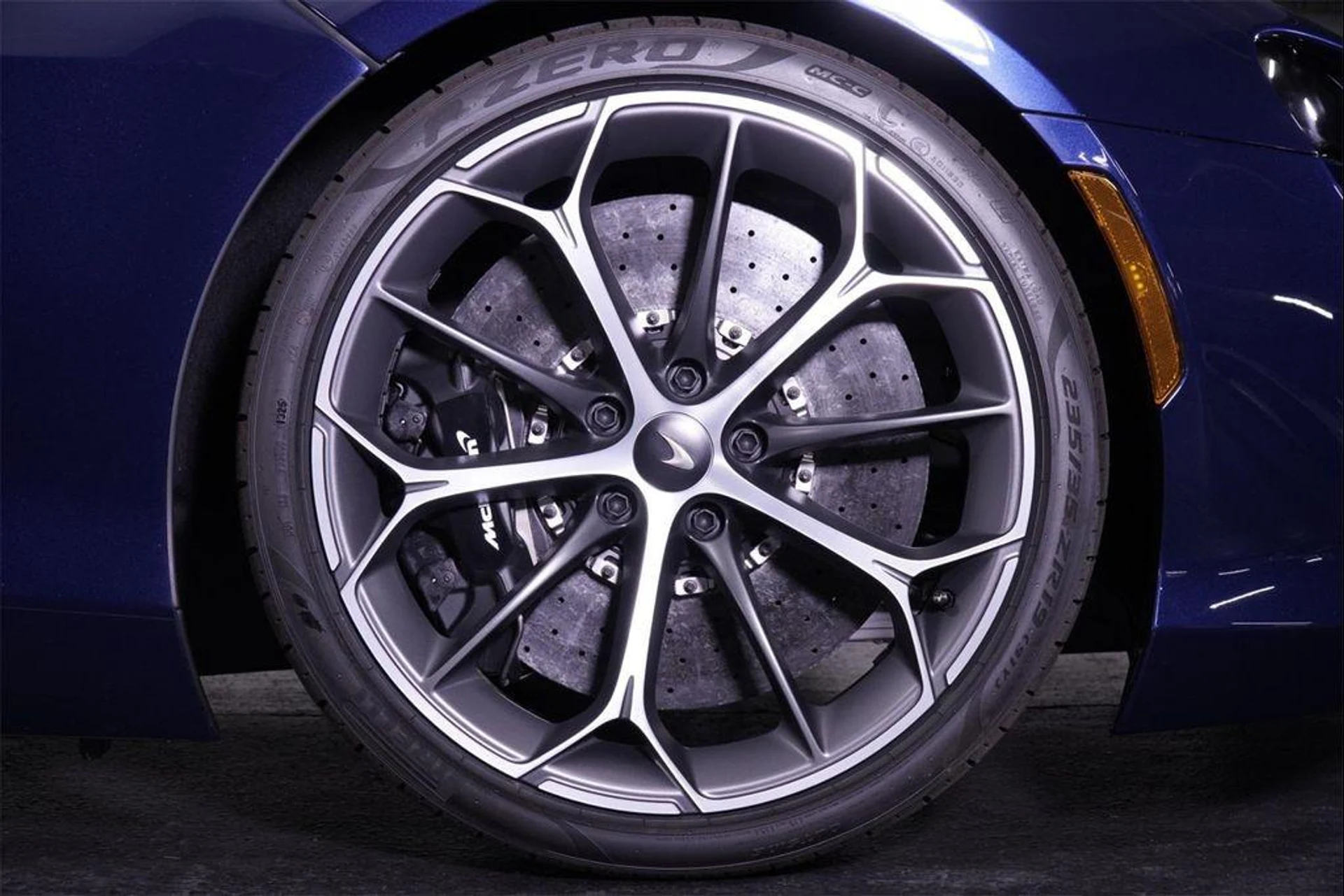 mph003_137869940_v6bl_Yljthgz2_IL_0h_M_Zq_CK_Sivf_Ko_056f9ca374