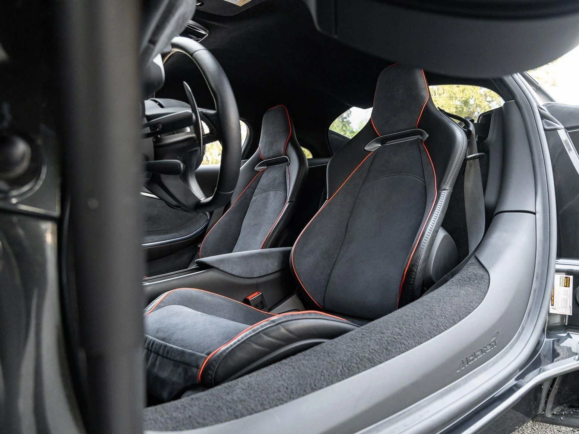 mph003_1384030144_Used_2025_Mc_Laren_Artura_Coupe_1773864508_70e8f7baf4