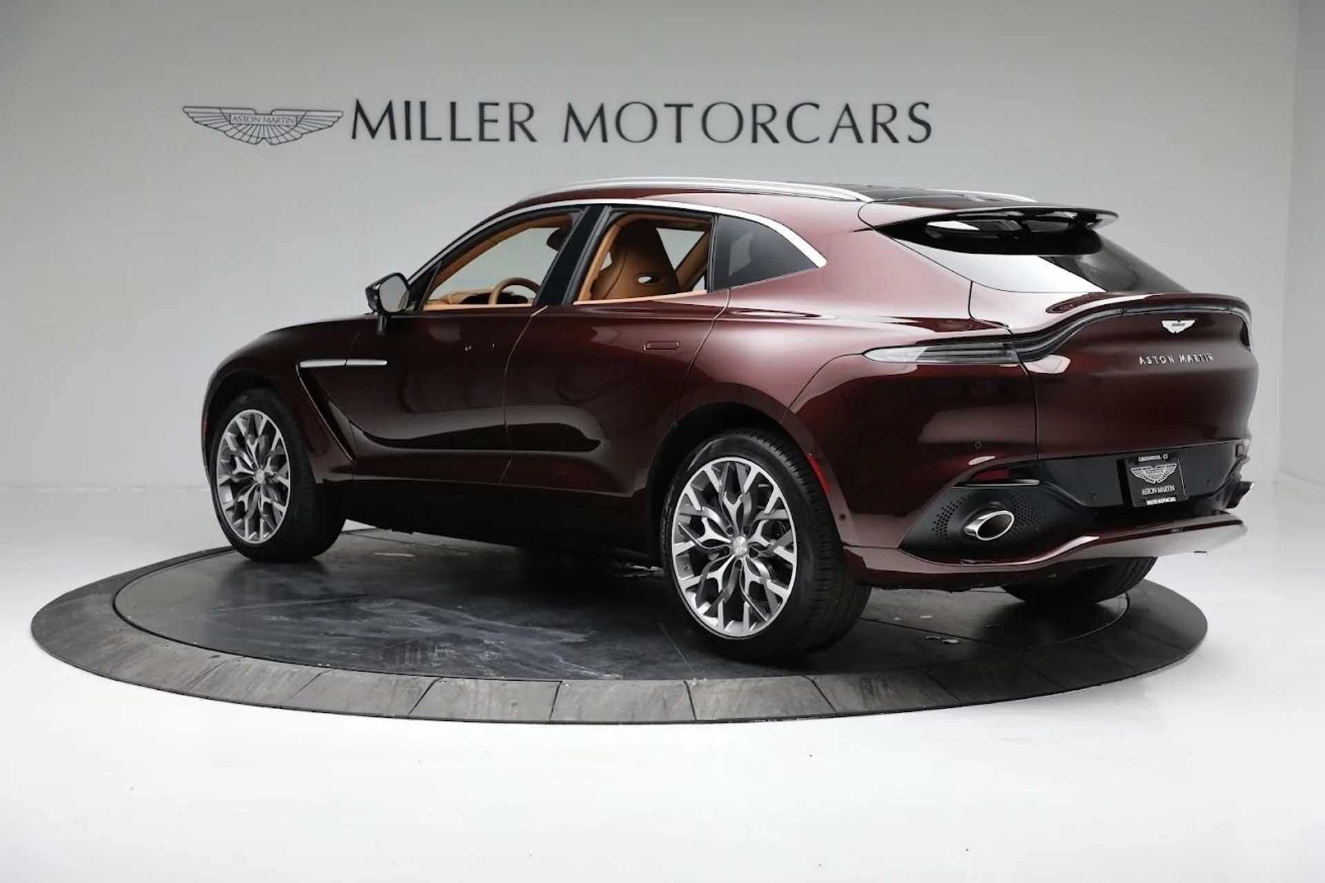 mph003_1395093851_Used_2022_Aston_Martin_DBX_60f5176e64