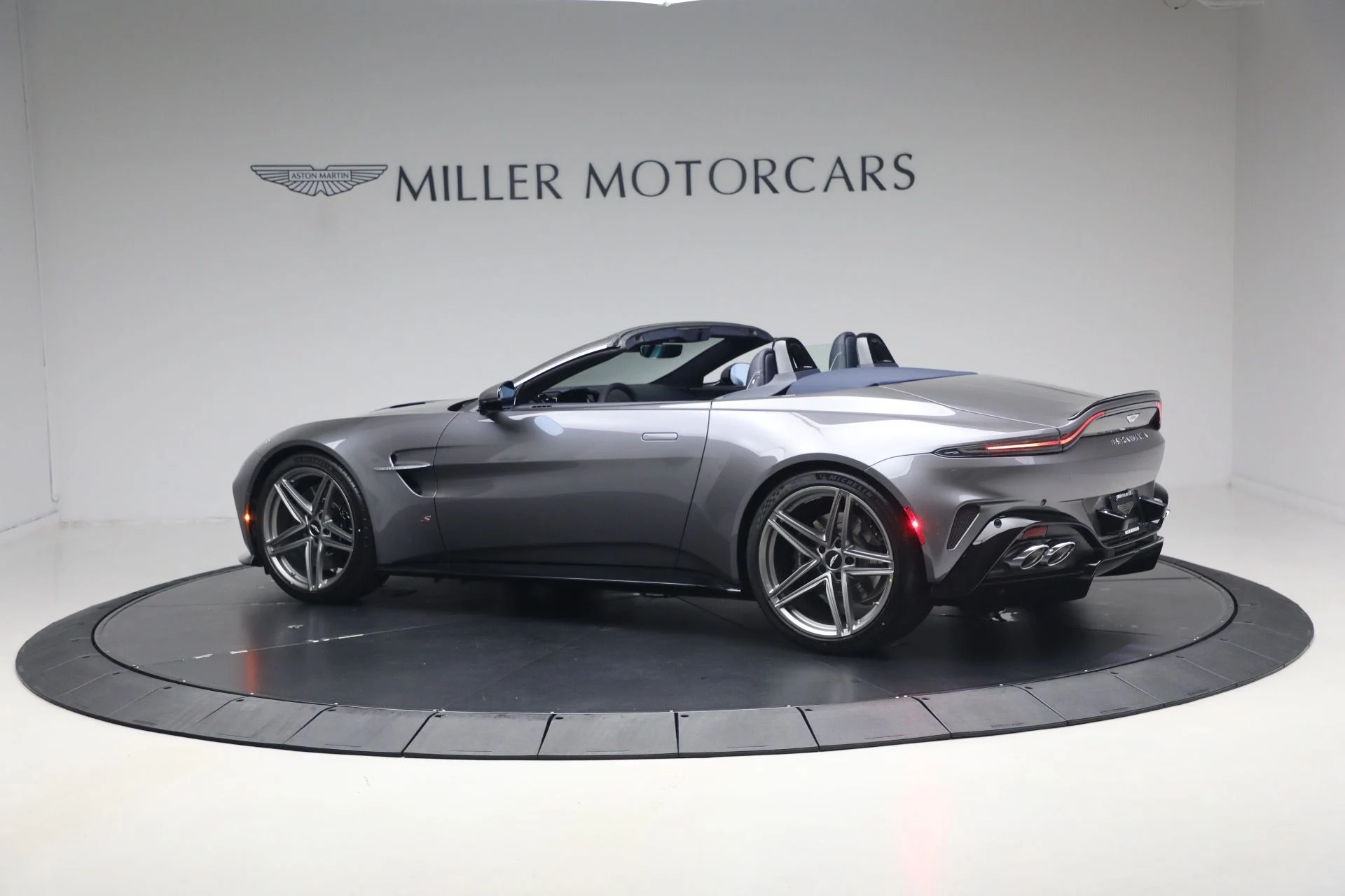 mph003_1402040350_New_2026_Aston_Martin_Vantage_S_Roadster_1786132821_d6a68996cd
