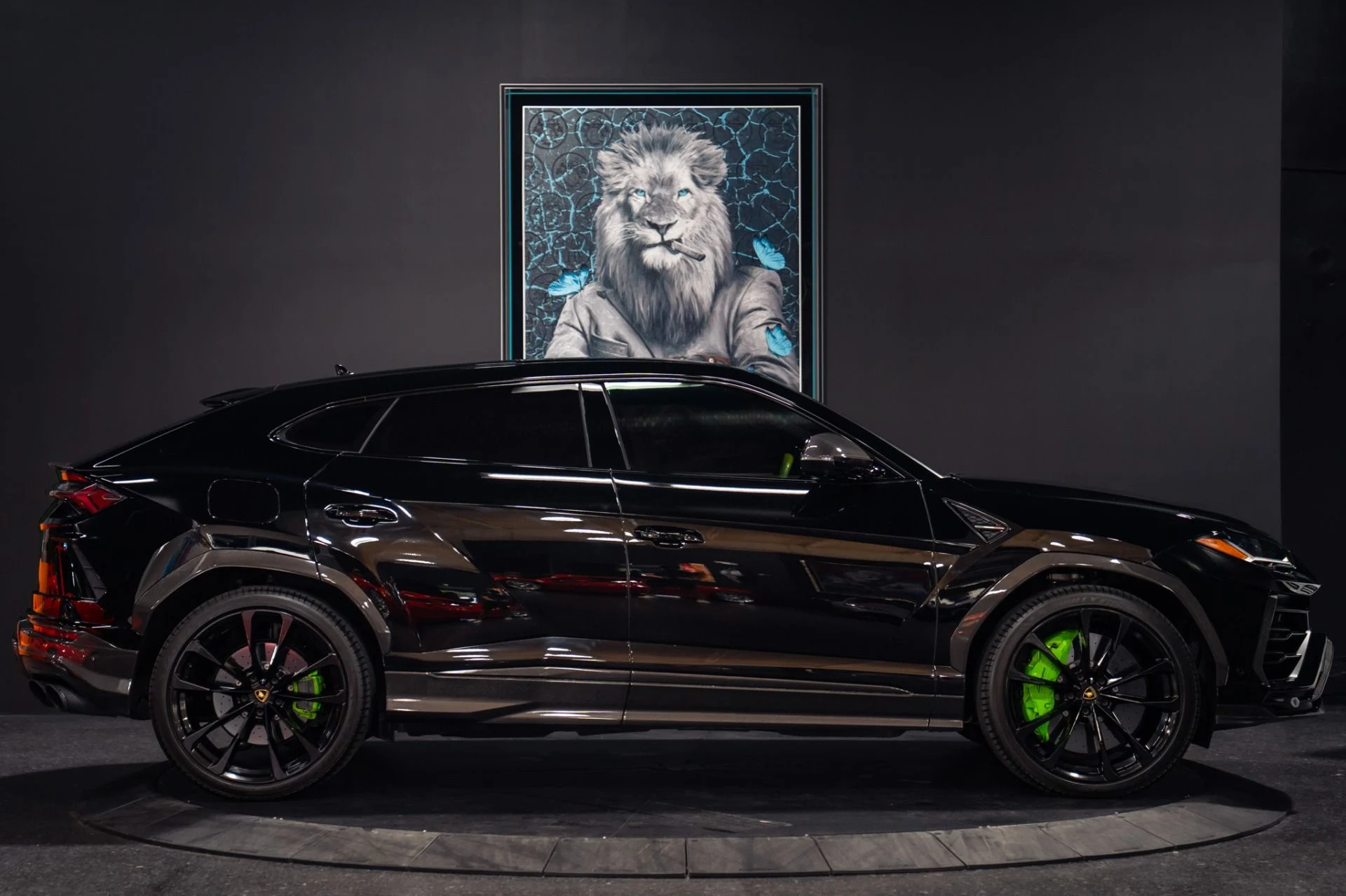 mph003_1409022625_Used_2022_Lamborghini_Urus_FULL_CARBON_EXTERIOR_MASSIVE_MSRP_1786214516_aa24a636ea
