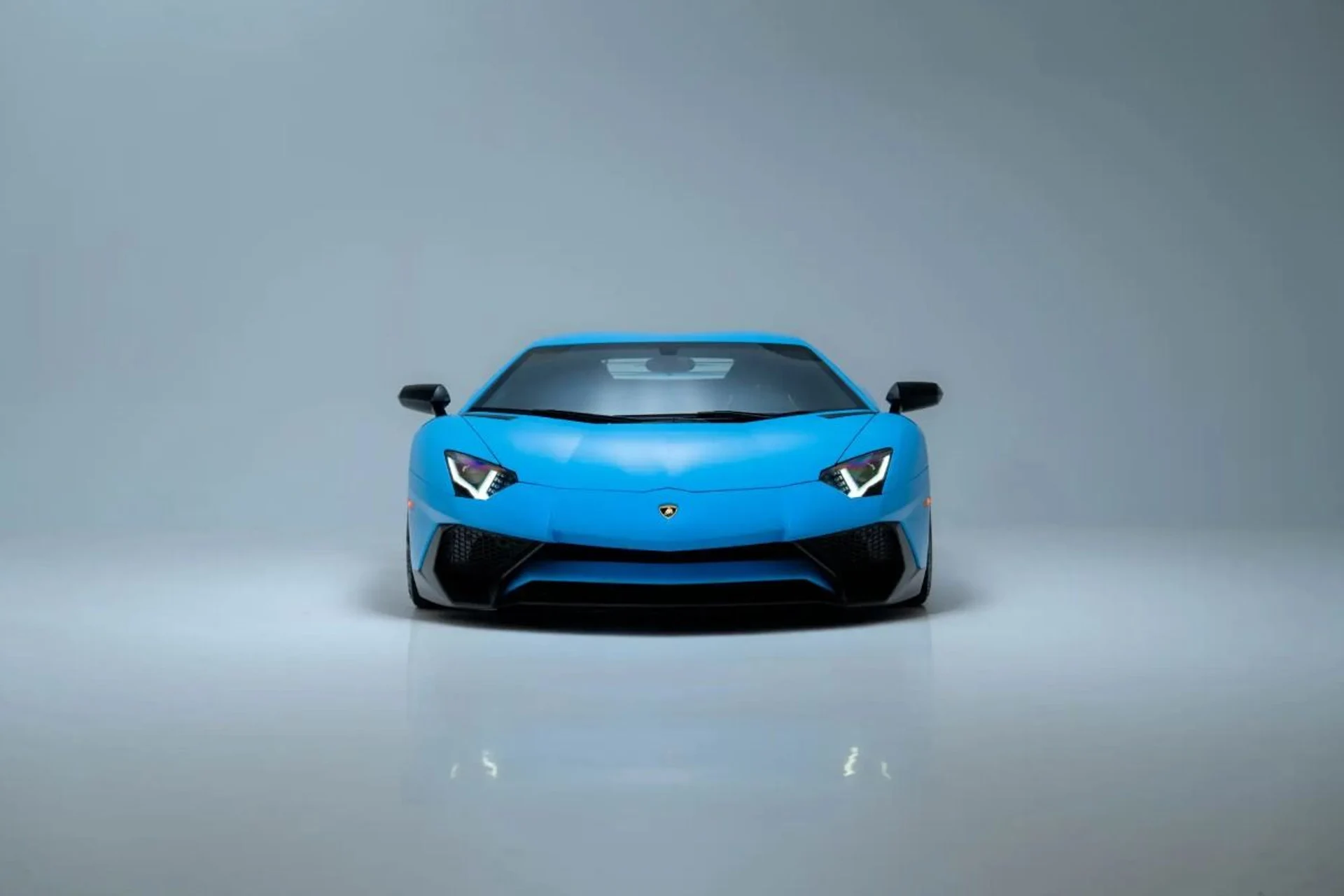 mph003_1421255776_Used_2017_Lamborghini_Aventador_SV_1786551969_bcd4c65c2e