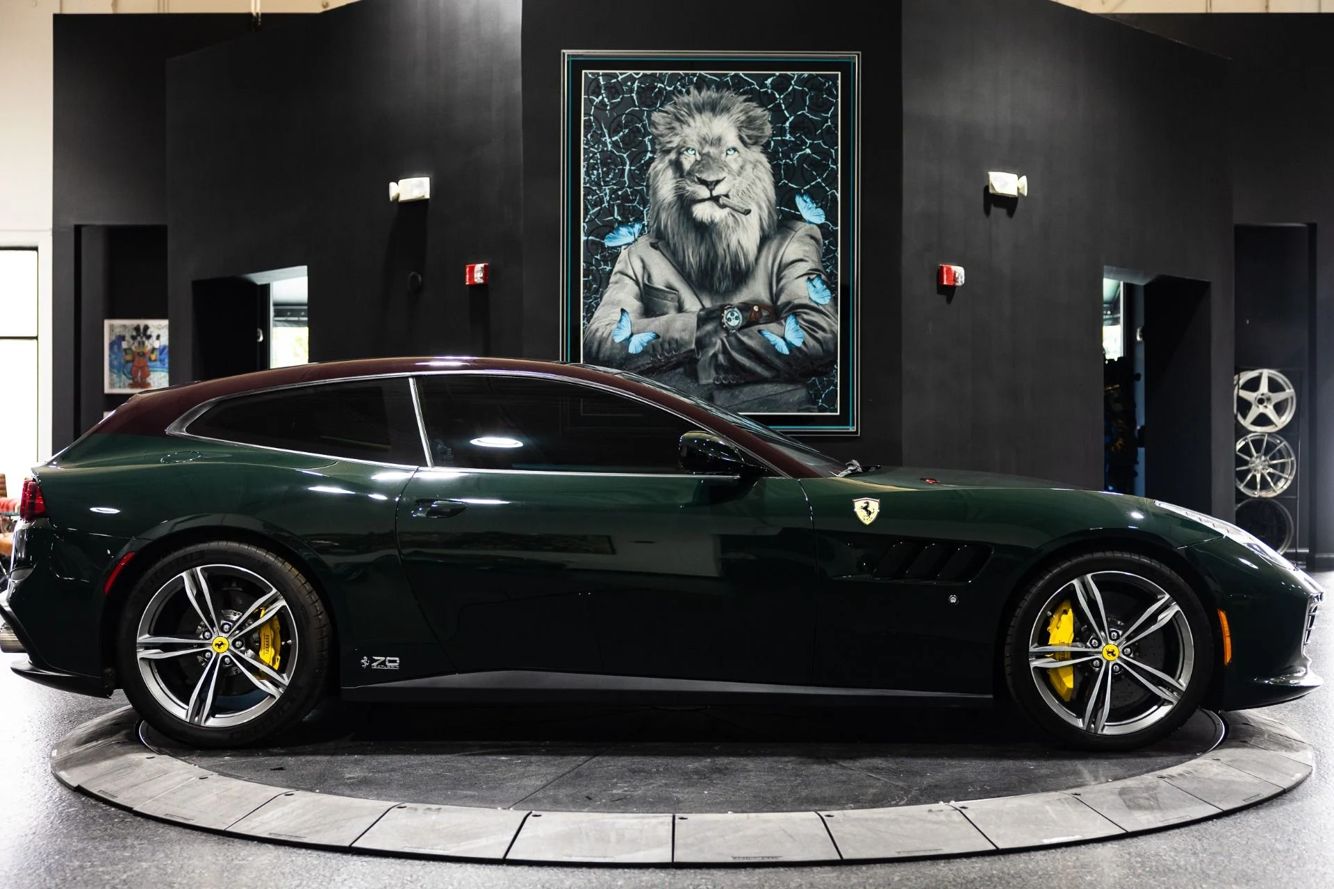 mph003_1421797091_Used_2018_Ferrari_GTC_4_Lusso_Tailor_Made_70th_Anniversary_HUGE_STICKER_1772204837_9465d2ab0f