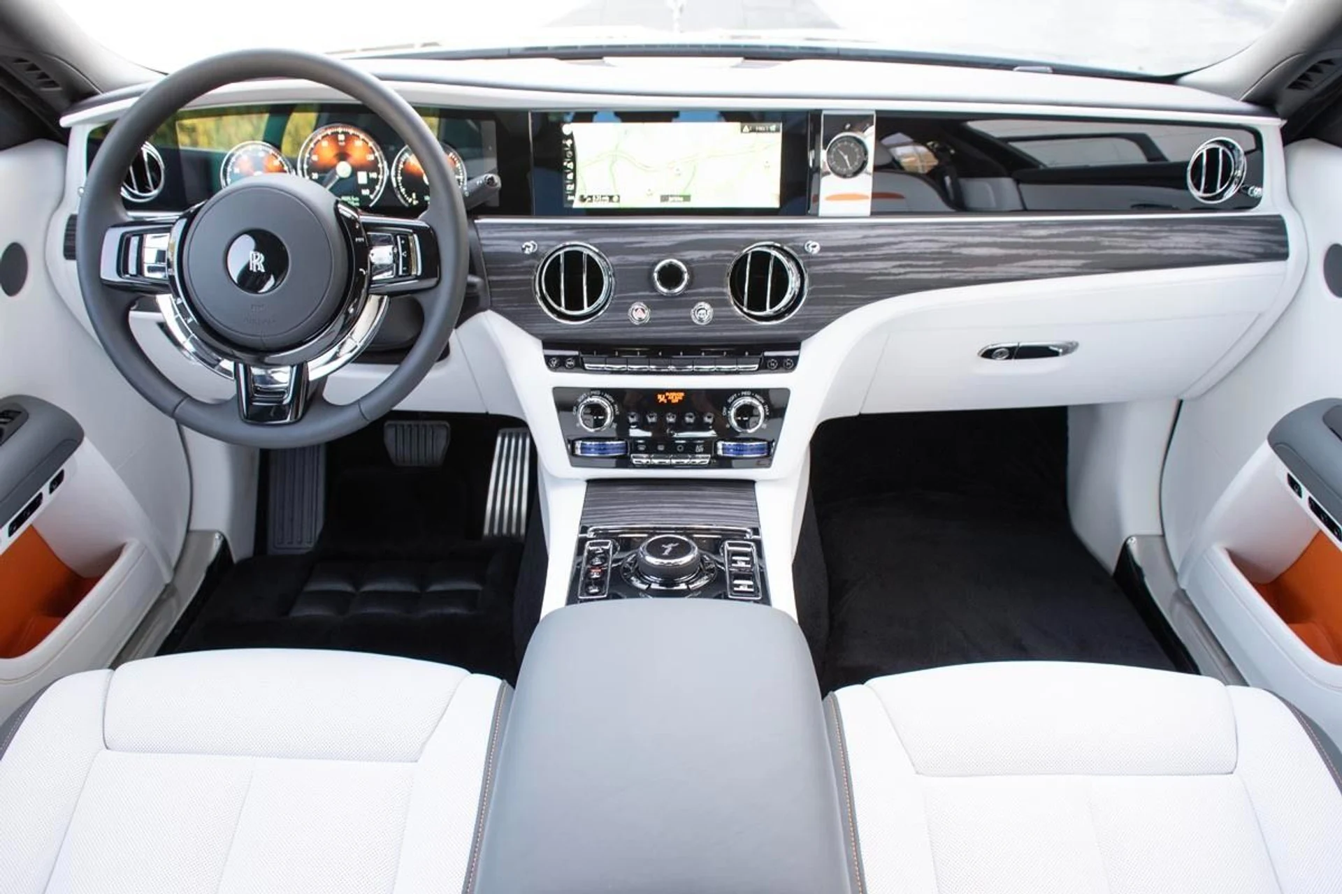 mph003_1427819417_Used_2024_Rolls_Royce_Ghost_1733915394_4ec482171f