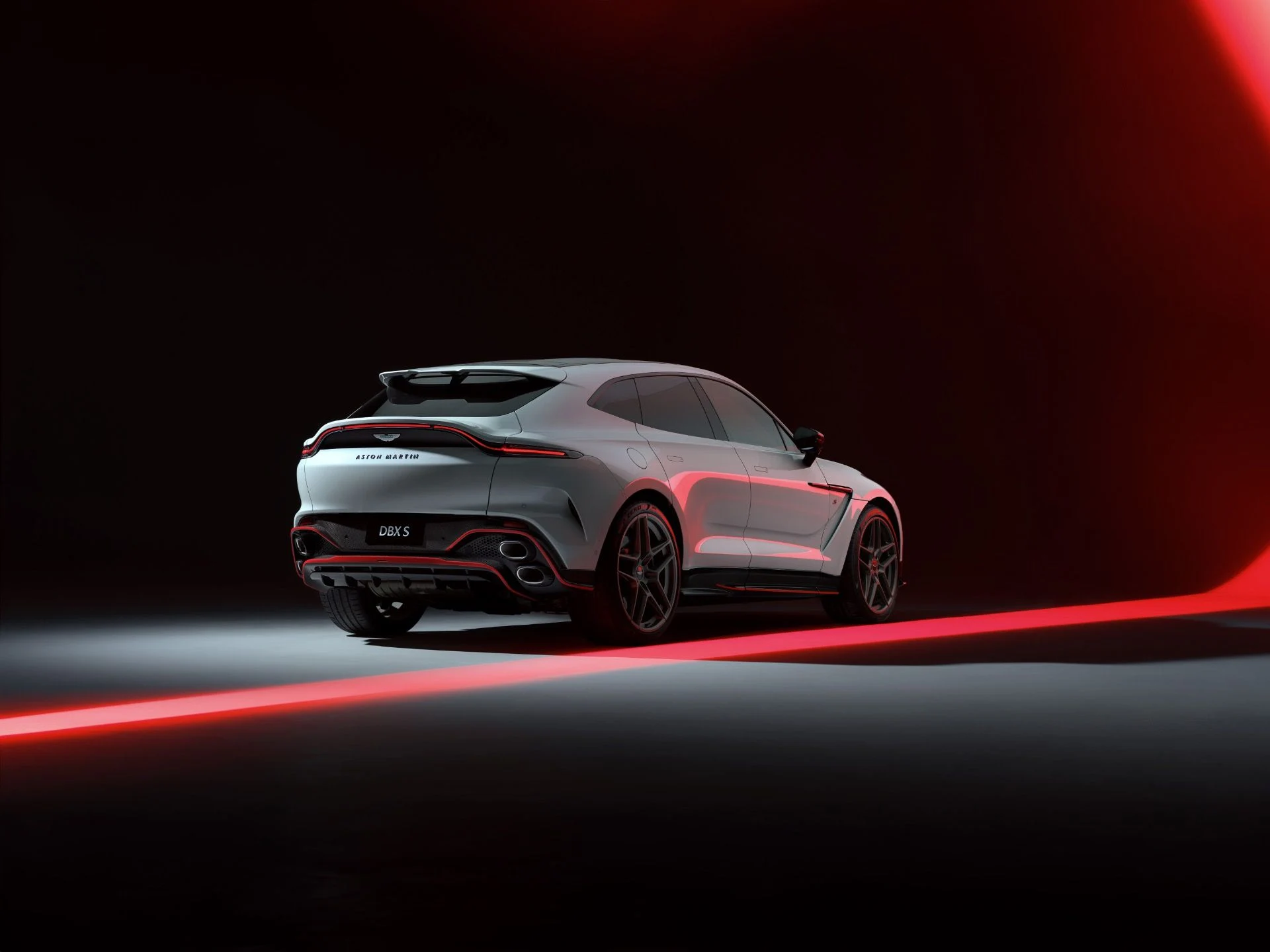 mph003_1430801187_New_2026_Aston_Martin_DBX_S_f014db6140
