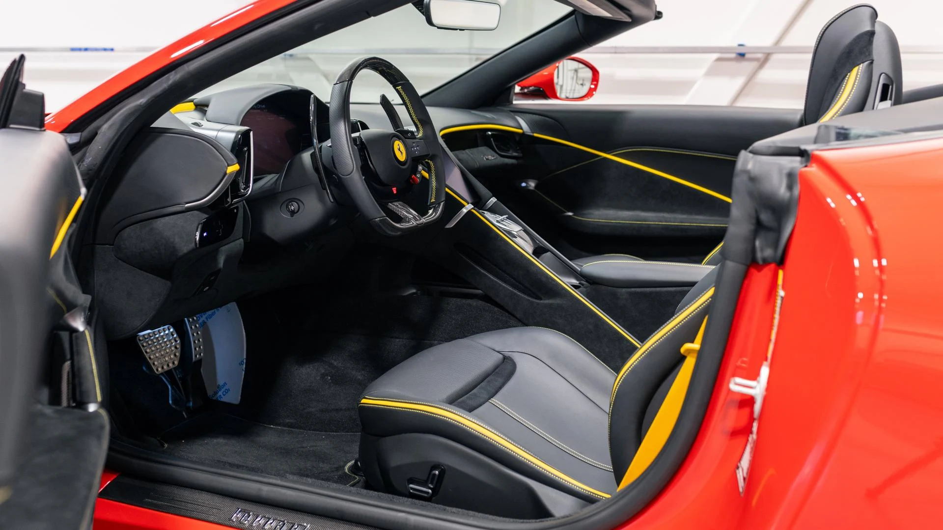 mph003_1432058680_Used_2024_Ferrari_Roma_Spider_1785844641_a3f8006389