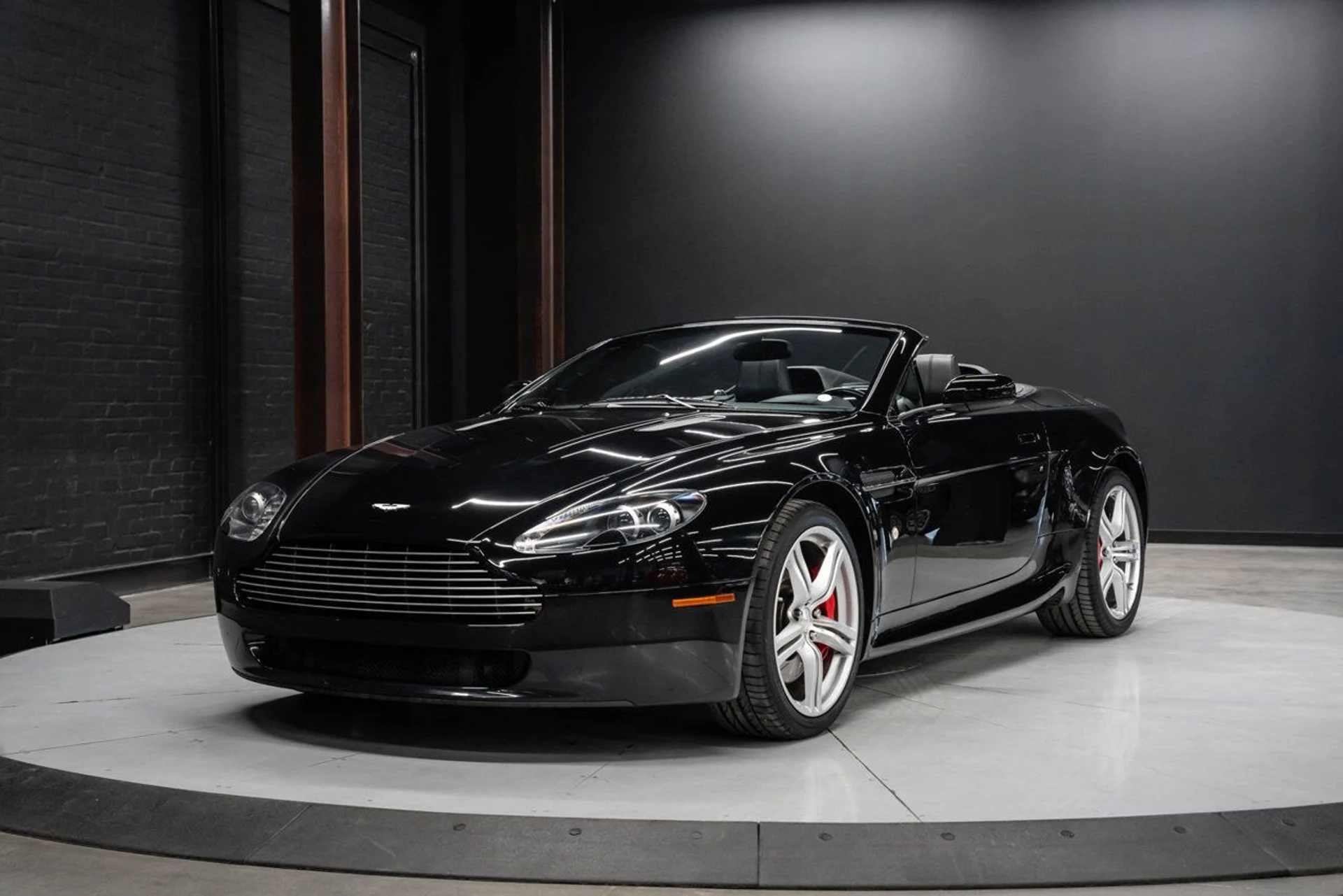 mph003_1437098251_aston_martin_vantage_2008_6ed18df584