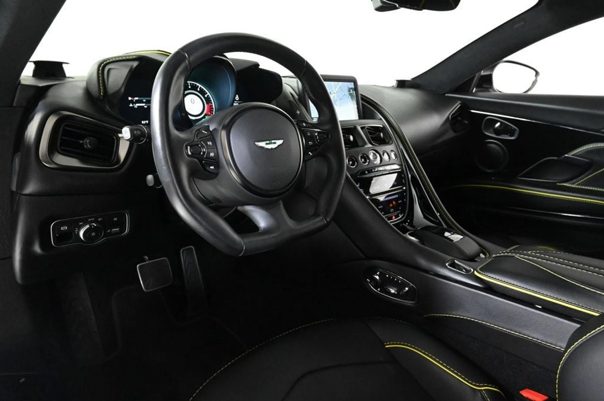 mph003_1438944196_used_2021_aston_martin_dbs_superleggera_11350_22941074_3_1024_c11506f26e