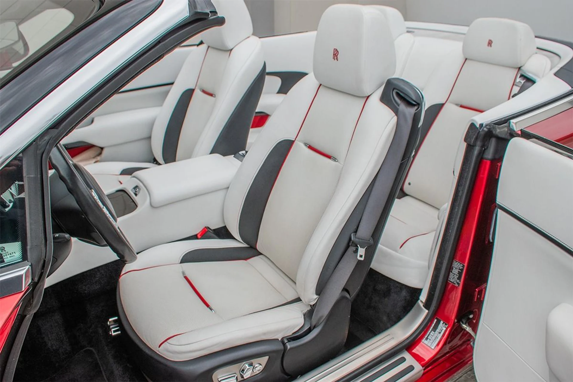 mph003_1444289282_Used_2018_Rolls_Royce_Dawn_1731687937_3804672f44