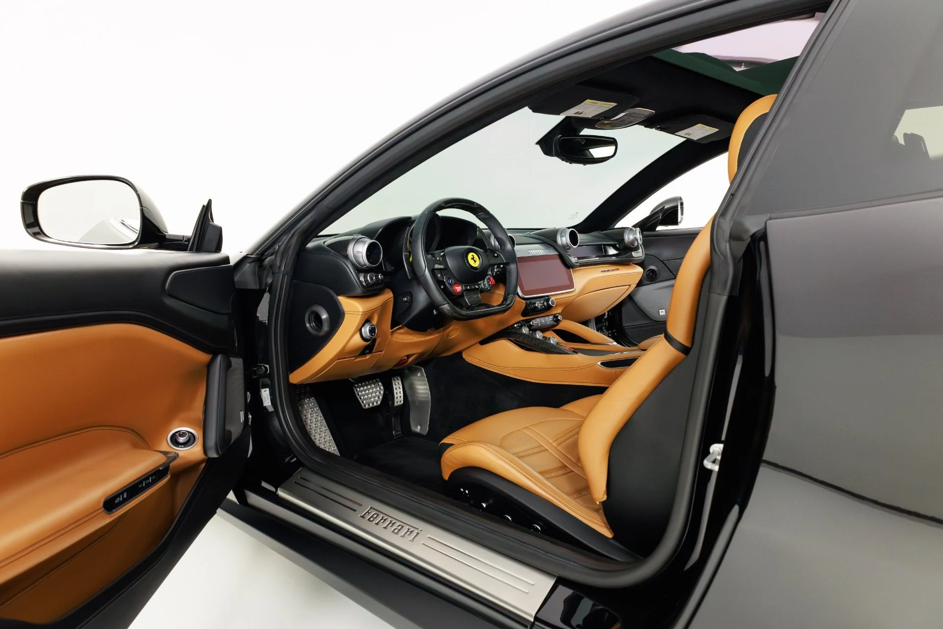 mph003_14485859_Used_2018_Ferrari_GTC_4_Lusso_1771866168_afaa543b20