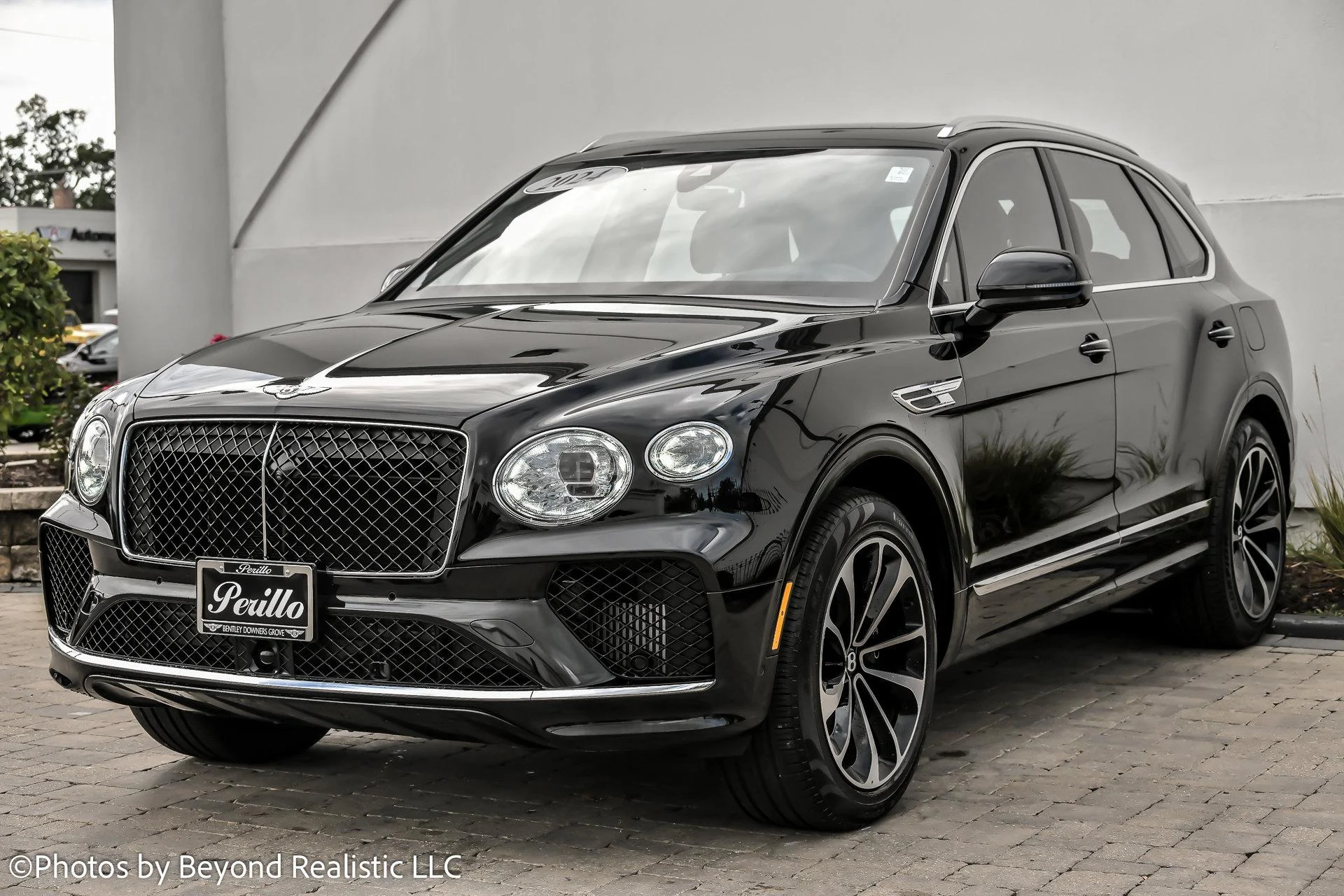 mph003_1452168278_Used_2024_Bentley_Bentayga_Hybrid_1759997509_23ea4a19c8