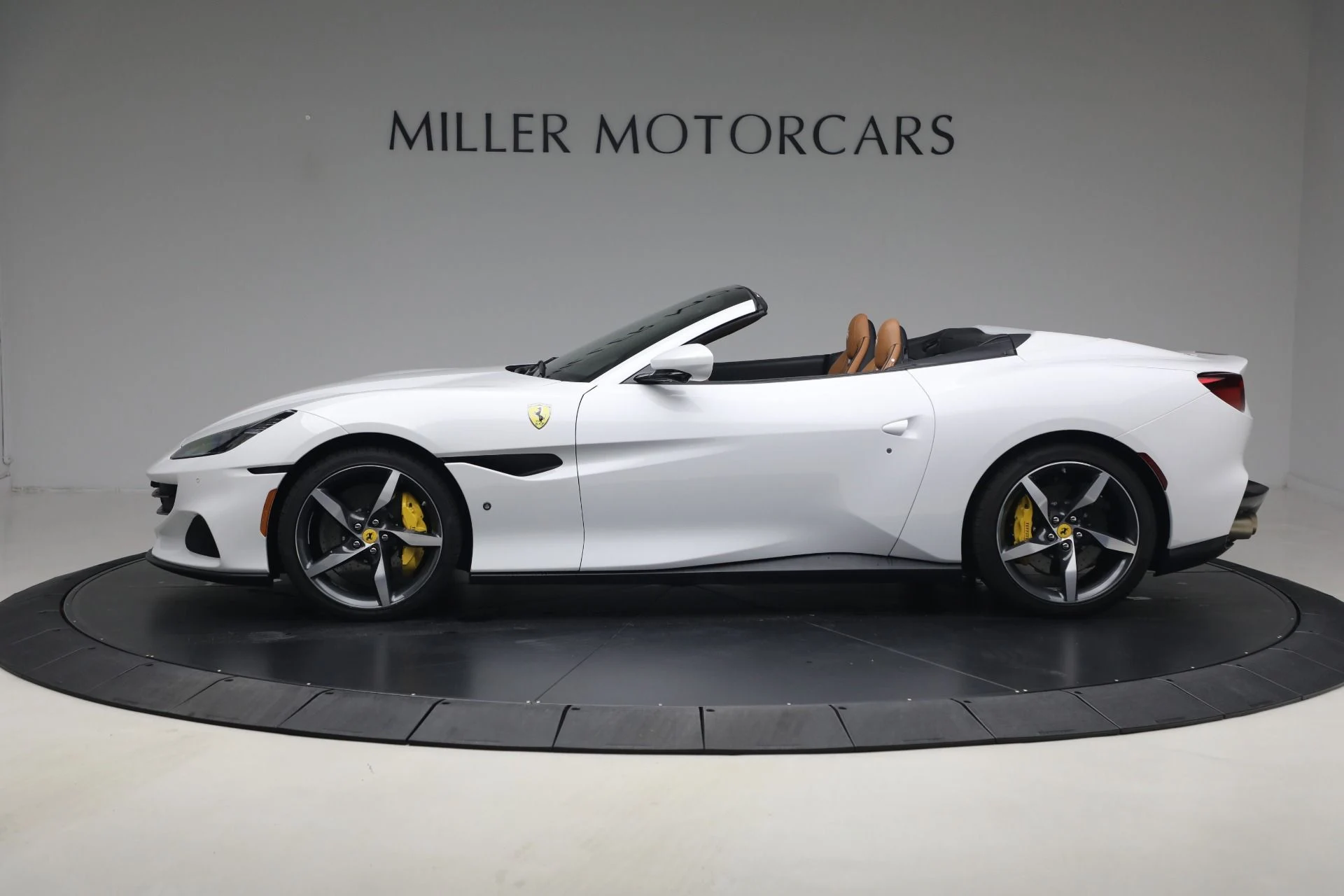 mph003_1507044644_Used_2023_Ferrari_Portofino_M_1778360641_14eb36f991