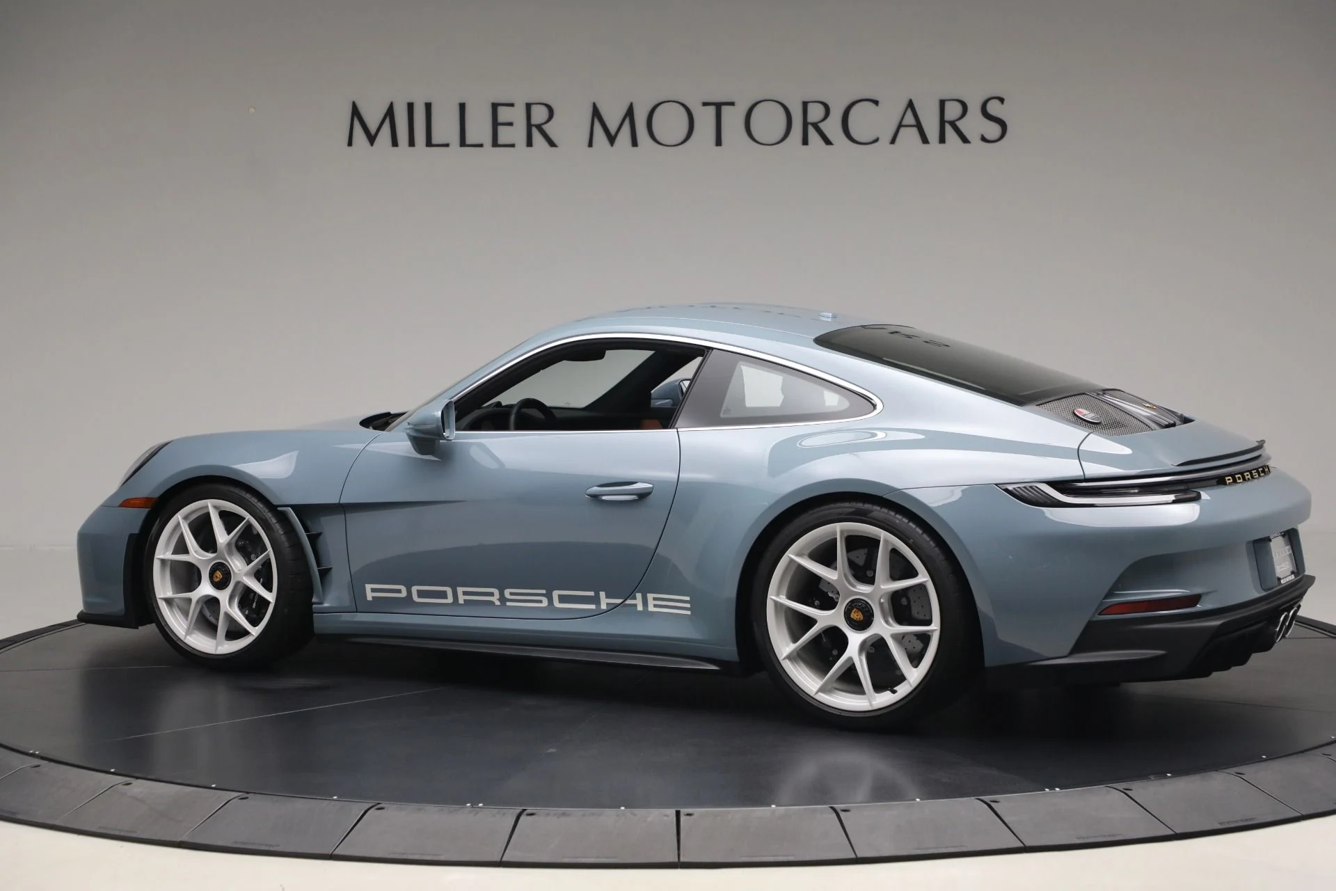 mph003_1514519032_Used_2024_Porsche_911_ST_1764957480_9e9ca0d5bc