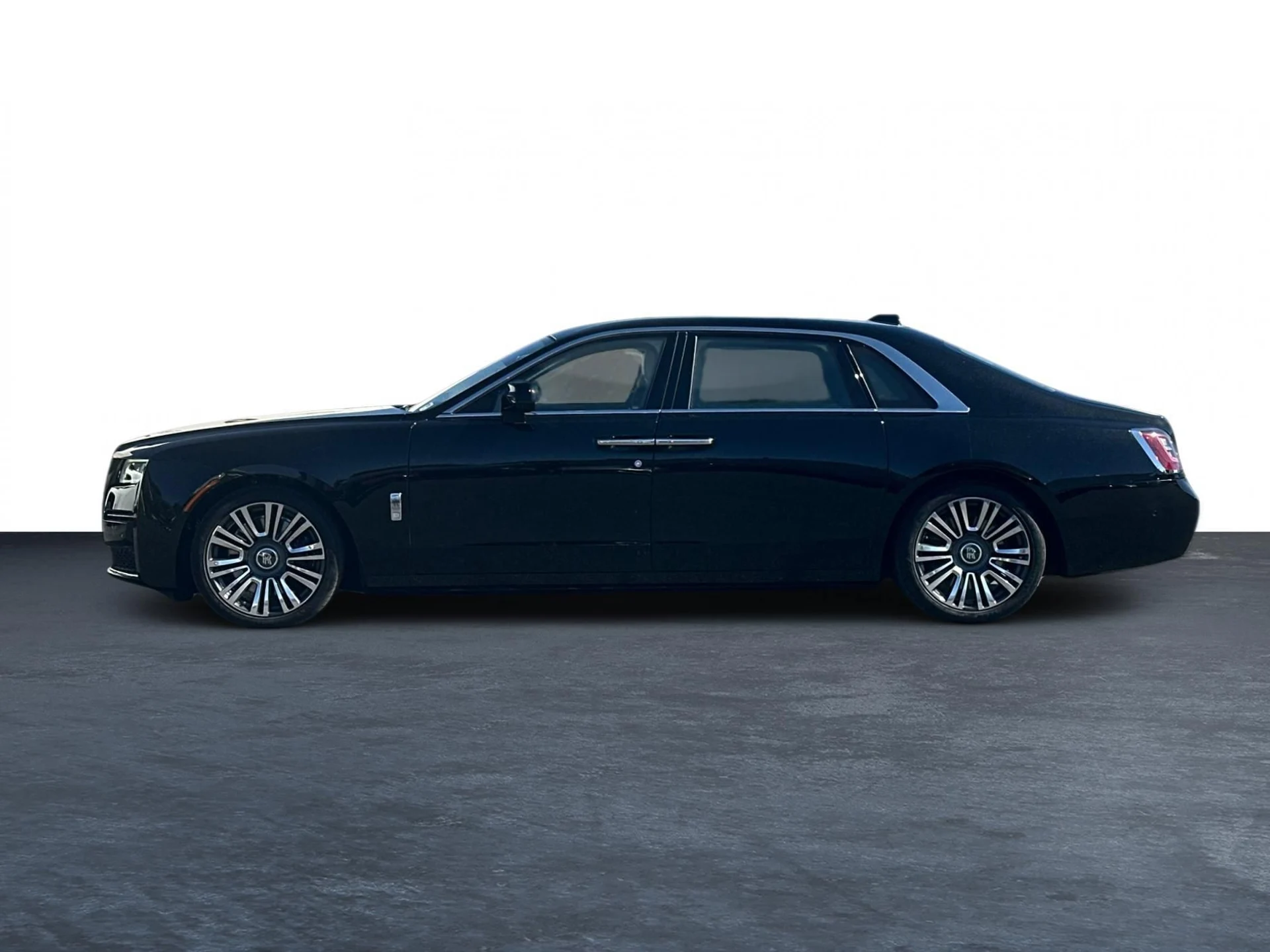 mph003_1515301360_Used_2023_Rolls_Royce_Ghost_EWB_1792147625_666756e477