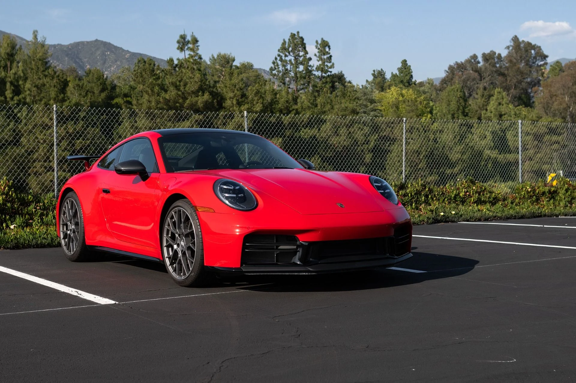 mph003_151907110_Used_2025_Porsche_911_Carrera_1777913739_39bf122159
