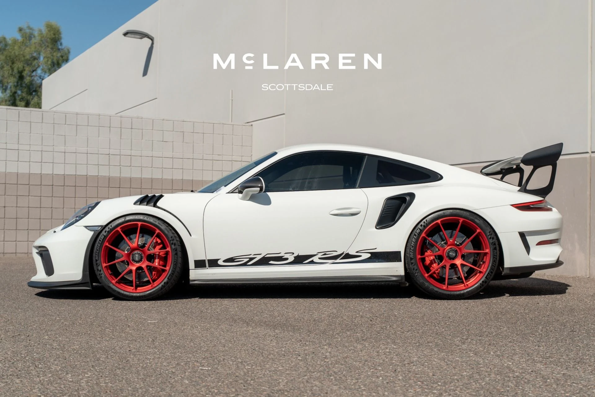 mph003_1545417235_Used_2019_PORSCHE_911_GT_3_RS_1791841177_85cbfb1544