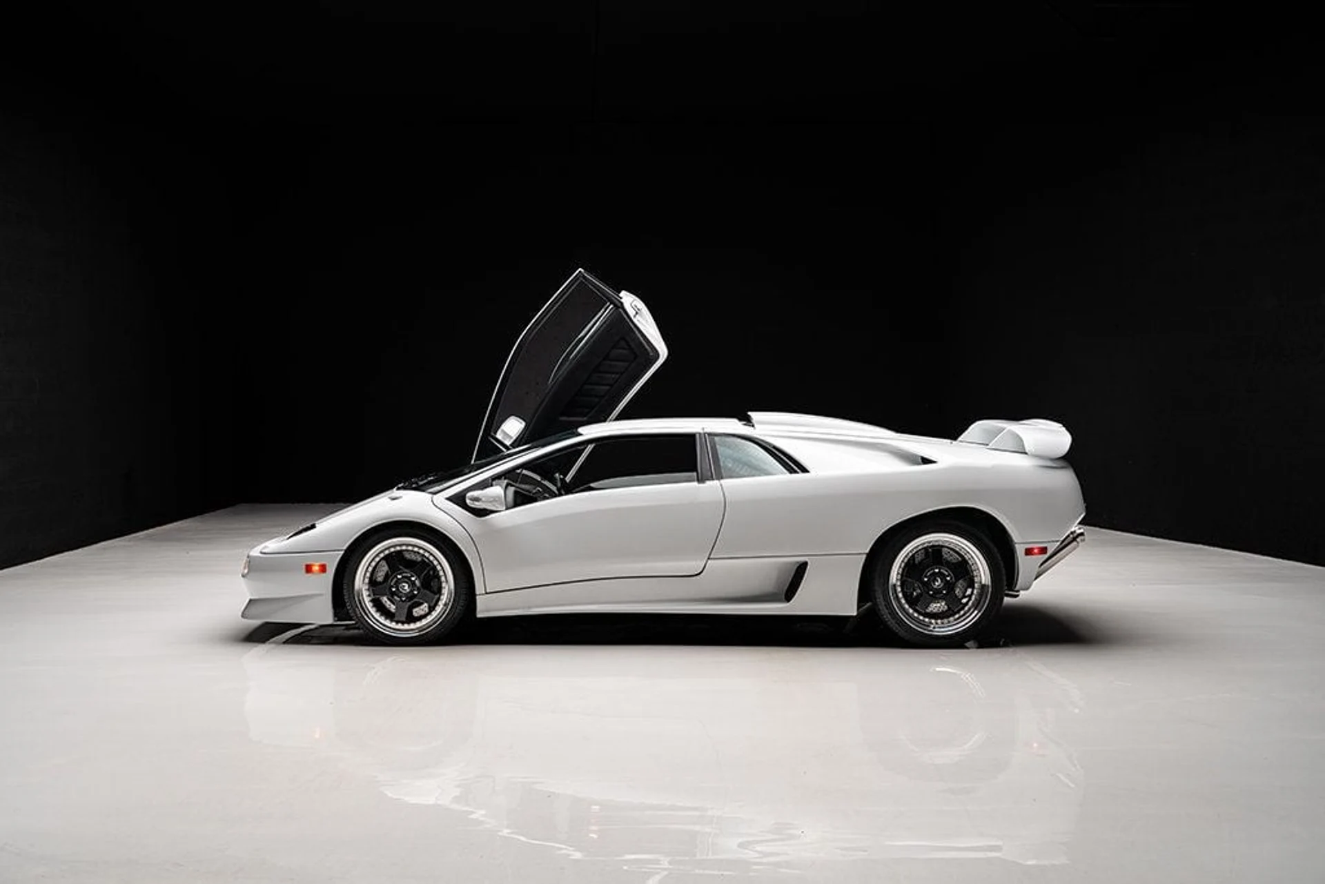 mph003_1546857817_used_1999_lamborghini_diablo_sv_9689_22911634_4_1024_87a53bf903