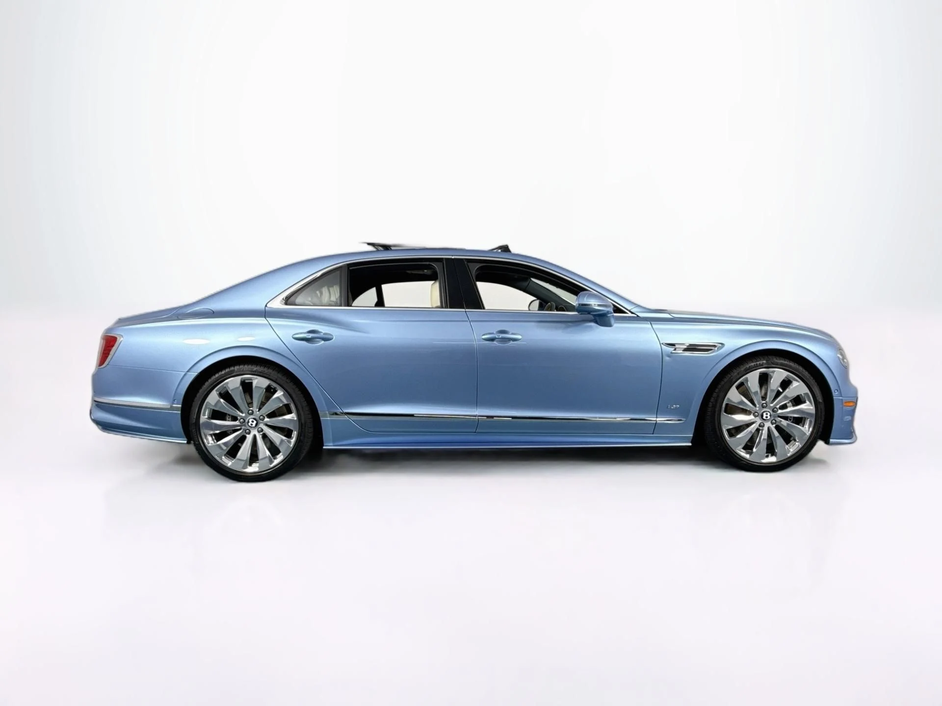 mph003_1548221839_Used_2022_Bentley_Flying_Spur_V8_1787092868_64d5588b93