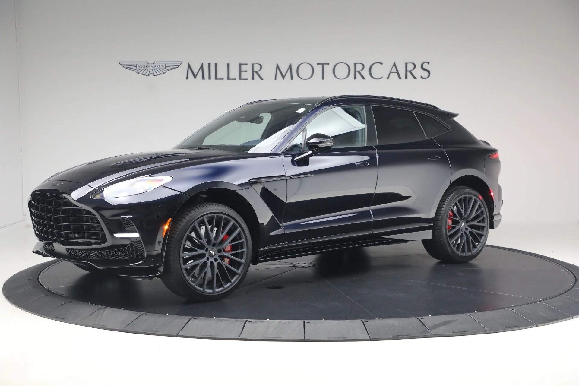mph003_1550936244_Used_2025_Aston_Martin_DBX_707_1790965010_8b6ed774f1