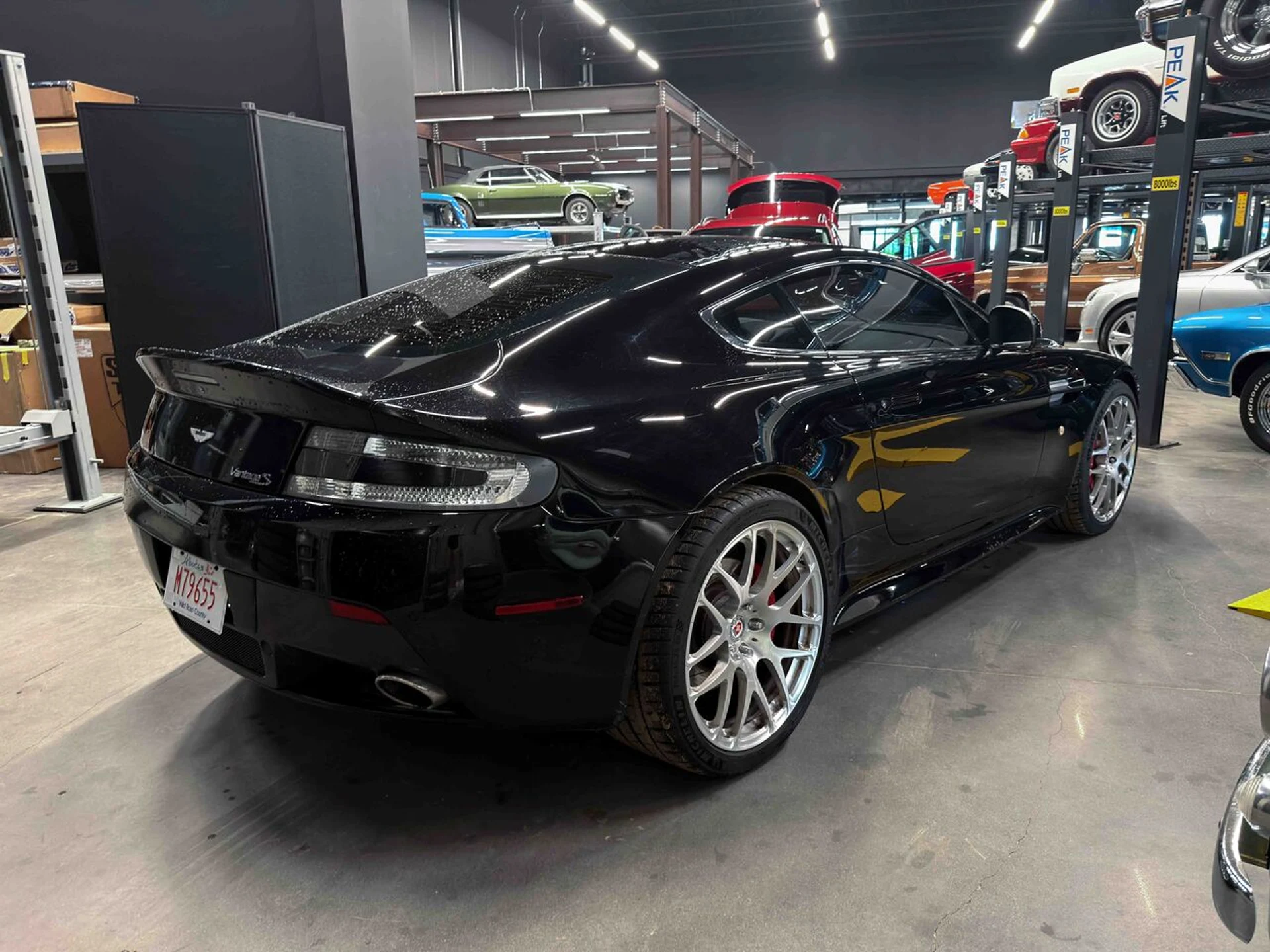 mph003_1552699078_aston_martin_v8_vantage_2012_3ccf960769