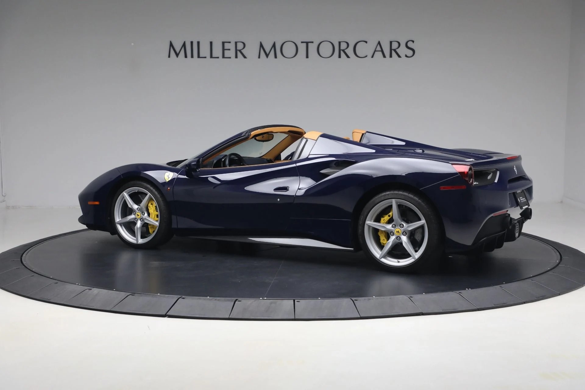 mph003_157412102_Used_2017_Ferrari_488_Spider_1781020224_400ab5857f