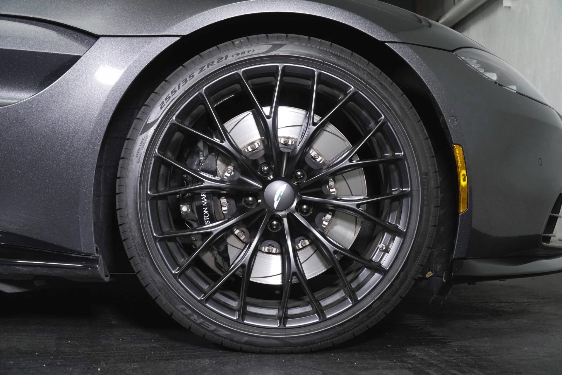 mph003_15874165_Used_2023_Aston_Martin_Vantage_1779907330_1ae11f1522