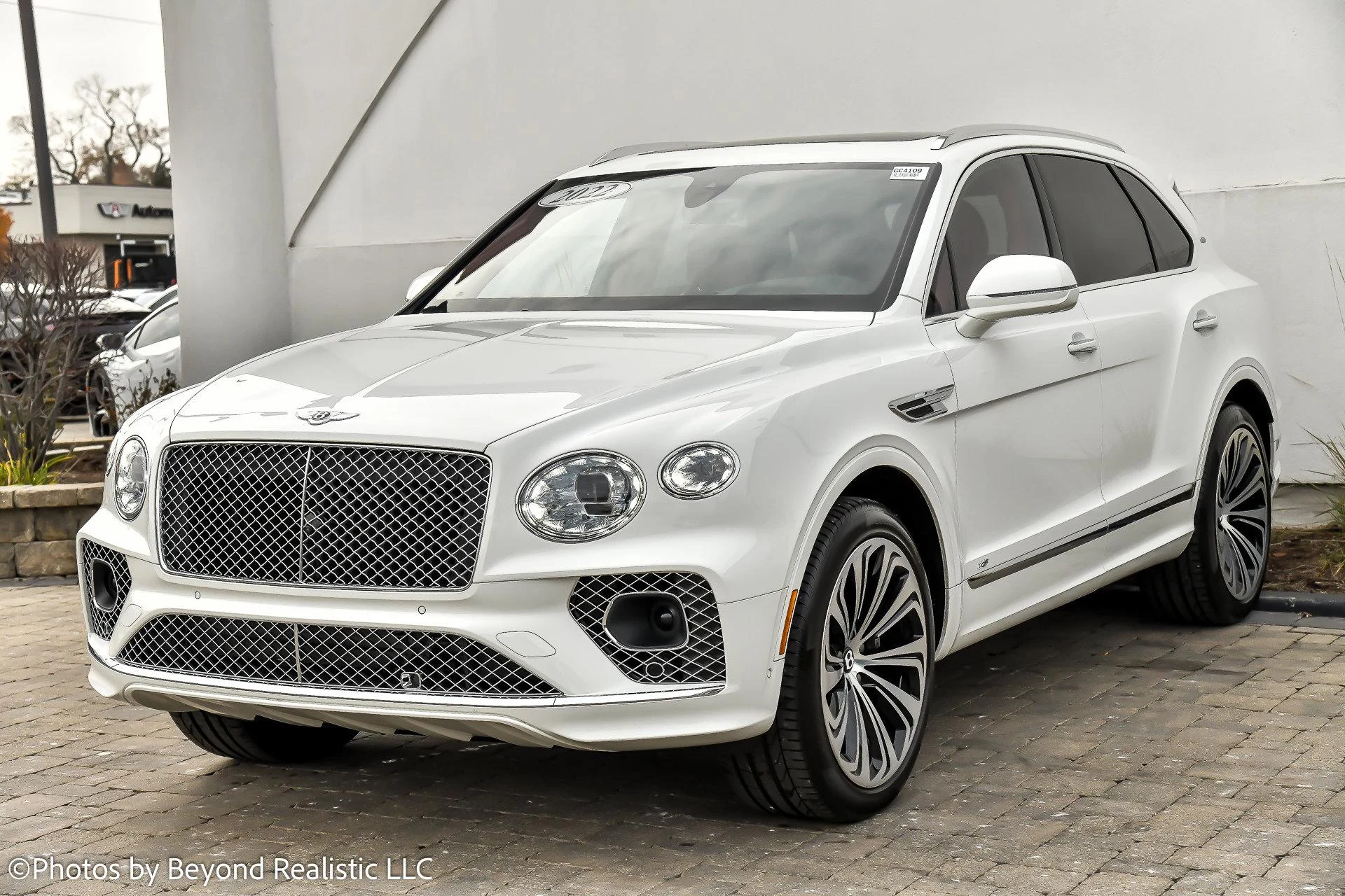 mph003_1607599233_Used_2022_Bentley_Bentayga_V8_1754381231_dd37c70a4e