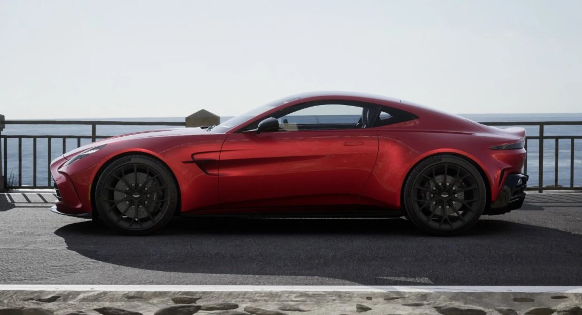 mph003_1608015752_Used_2025_Aston_Martin_Vantage_1753981816_c38a596029