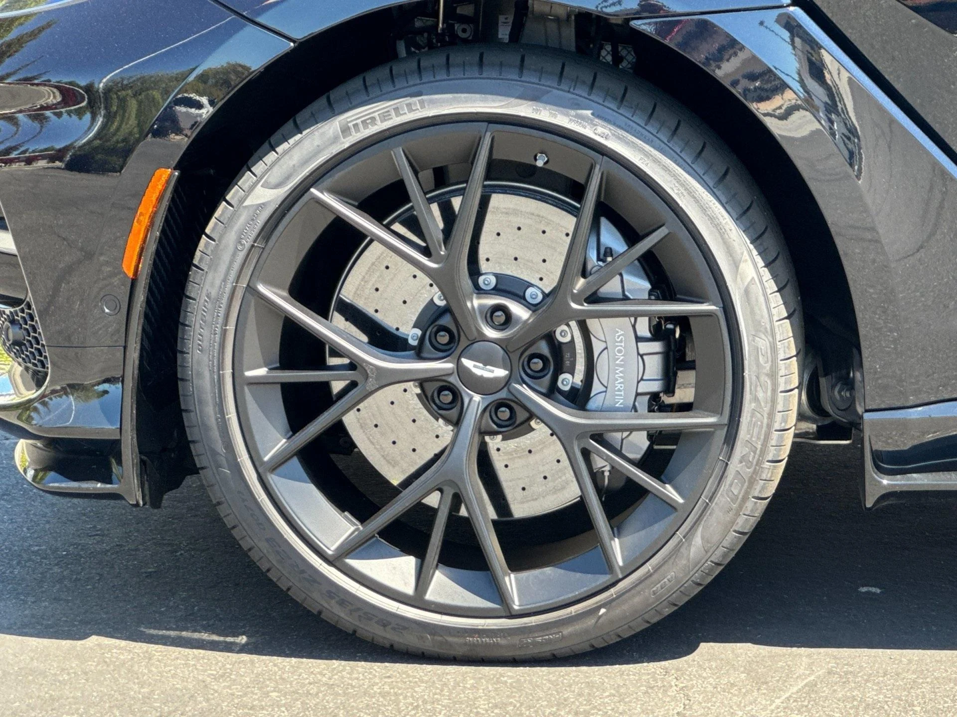 mph003_1611065356_New_2025_Aston_Martin_DBX_707_1754468403_e0500145bb