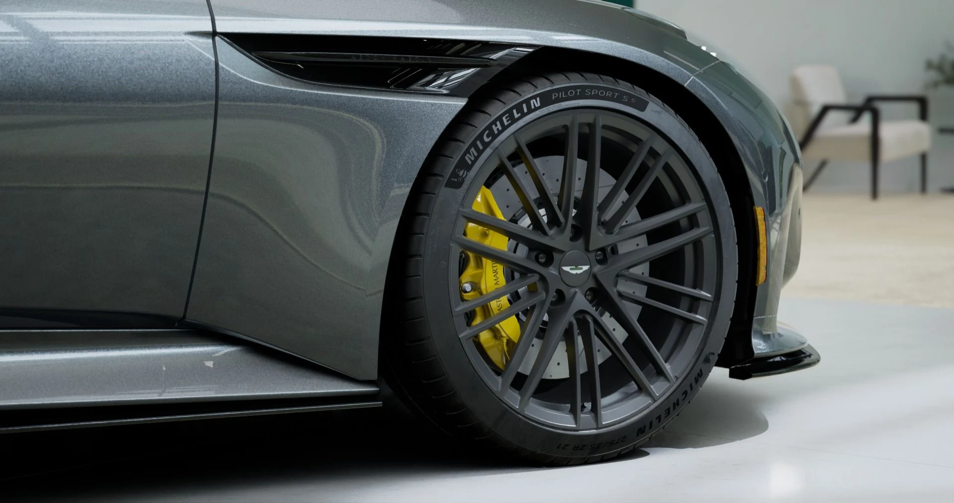 mph003_1614169980_New_2026_Aston_Martin_DB_12_V8_1763489846_9b2964a6cf