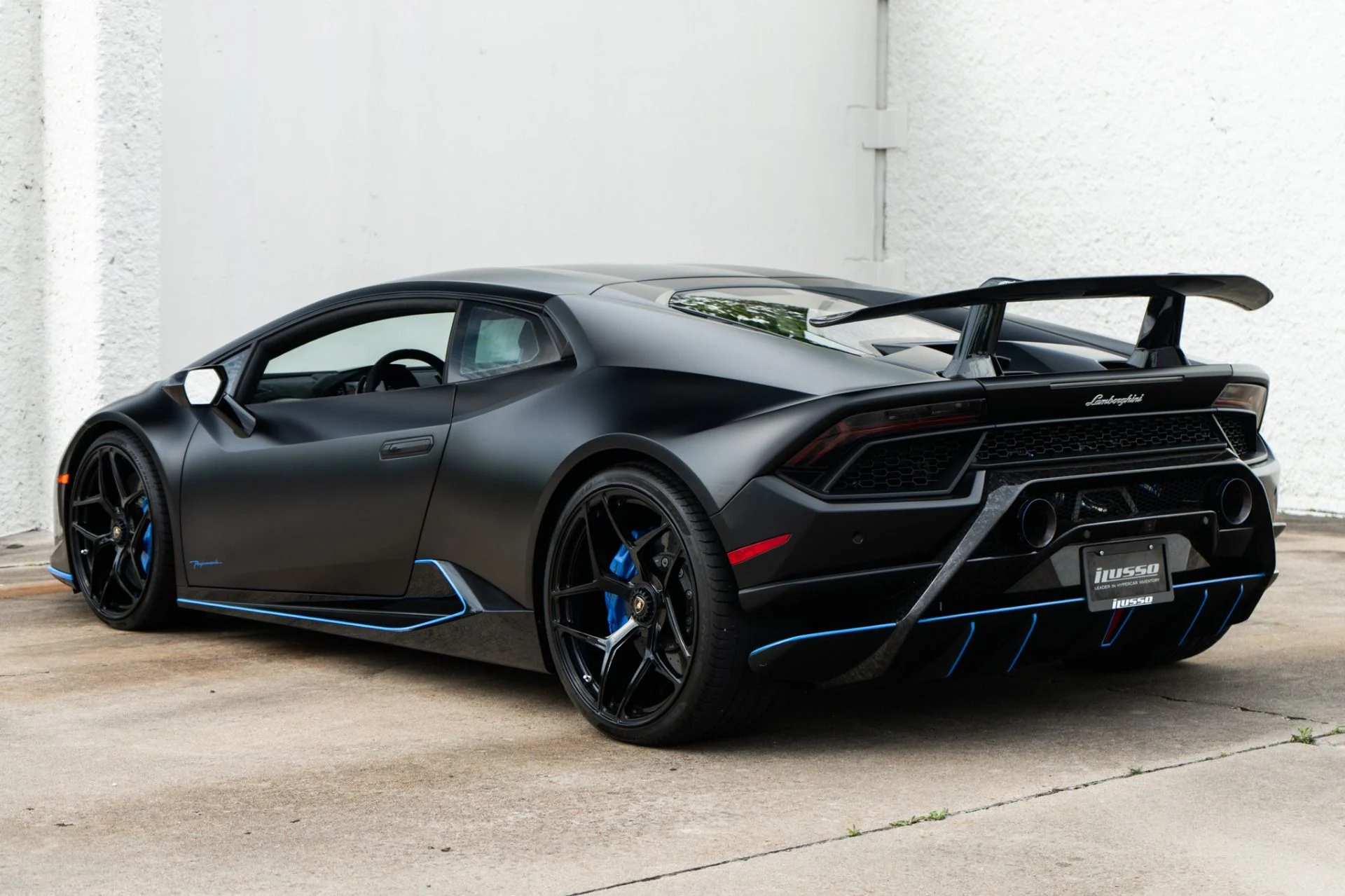 mph003_1641812116_Used_2018_Lamborghini_Huracan_LP_640_4_Performante_1776702980_e6d5385621