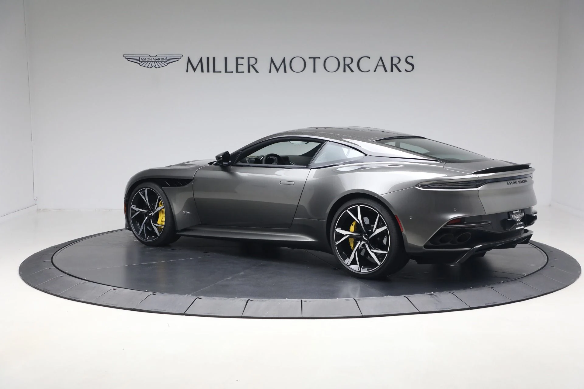 mph003_1662377772_Used_2019_Aston_Martin_DBS_Superleggera_1766529147_272bc6a371