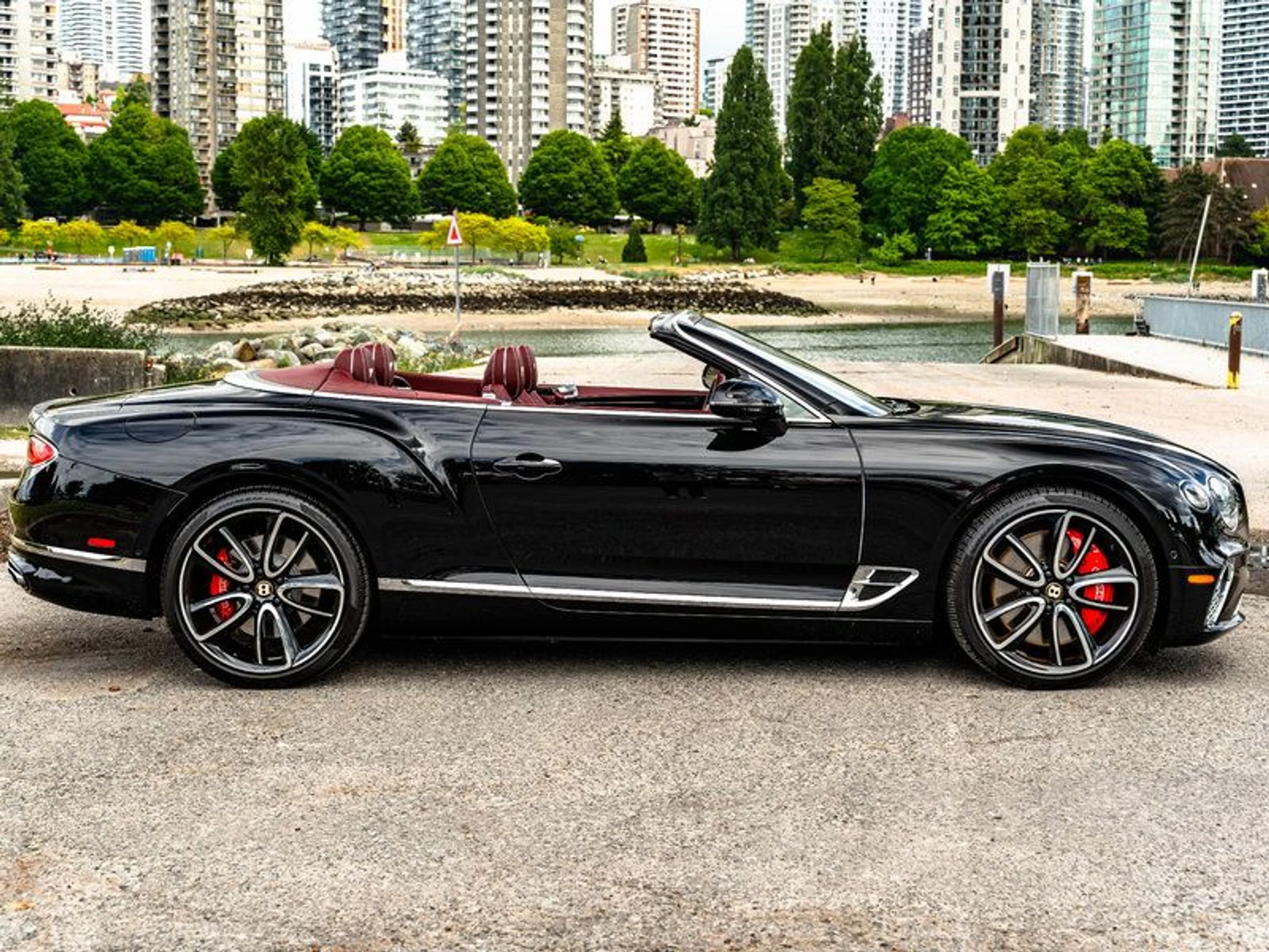 mph003_1664806180_38334218_05499_2020_bentley_continental_gt_convertible_004_553ddf92ae