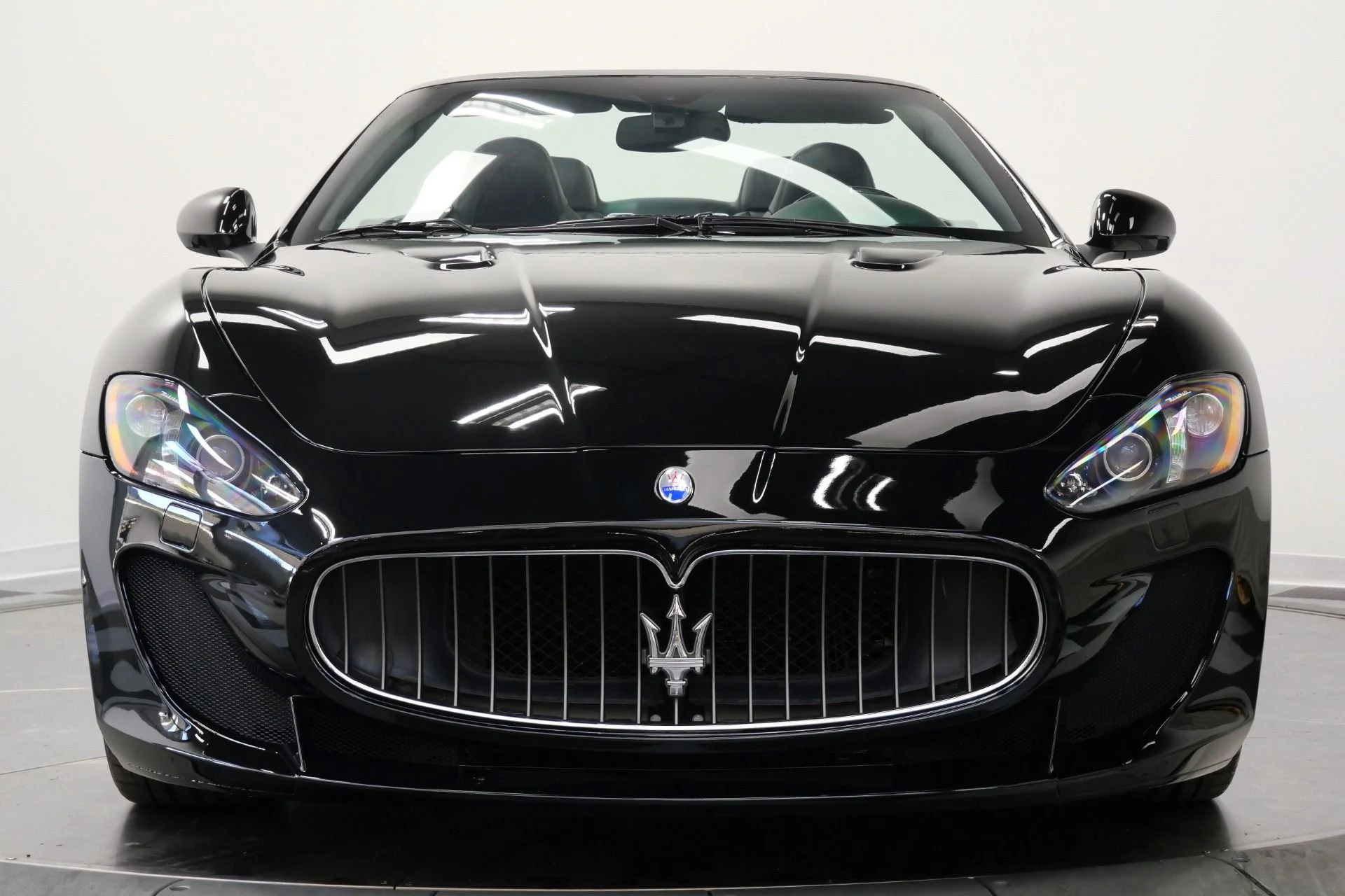 mph003_1667675030_Used_2013_Maserati_Gran_Turismo_Convertible_MC_Carbon_Fiber_Interior_Trim_Great_Sound_1773764089_697e0a142d