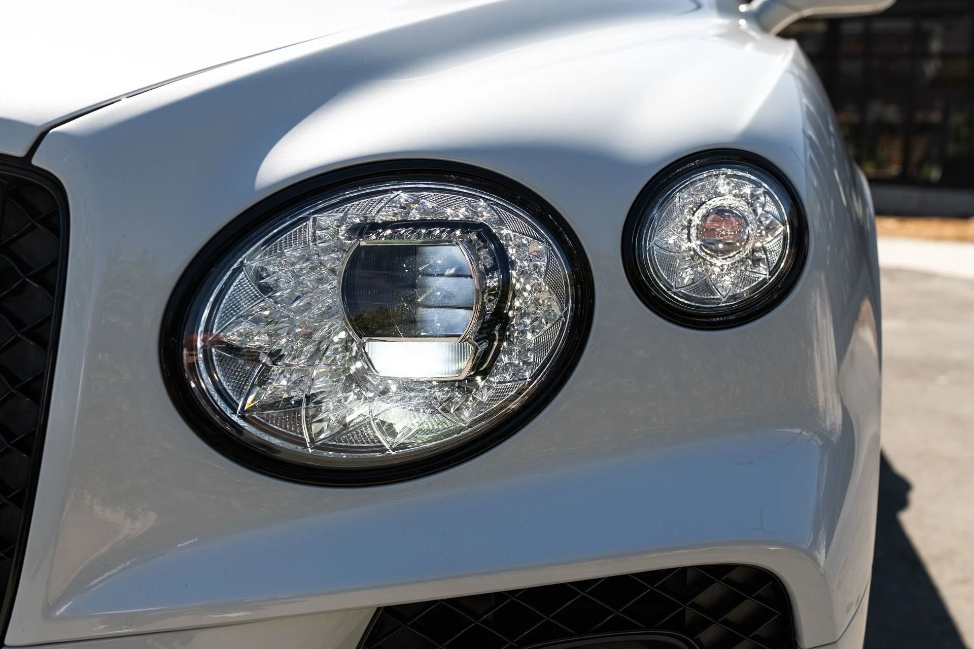 mph003_1667954921_Used_2023_Bentley_Bentayga_EWB_Azure_V8_1790986888_8c78bc62b0