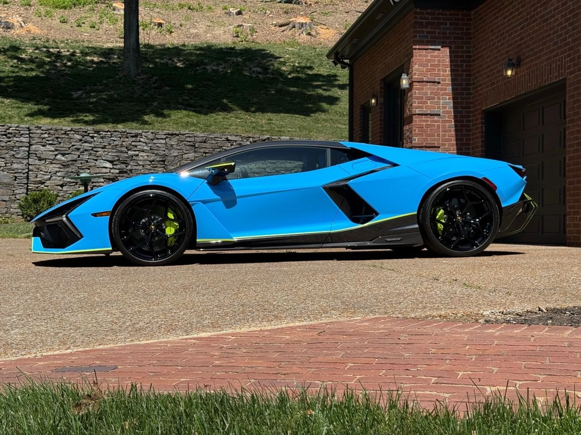 mph003_1693205431_Used_2024_Lamborghini_Revuelto_1778796108_20996c1af8
