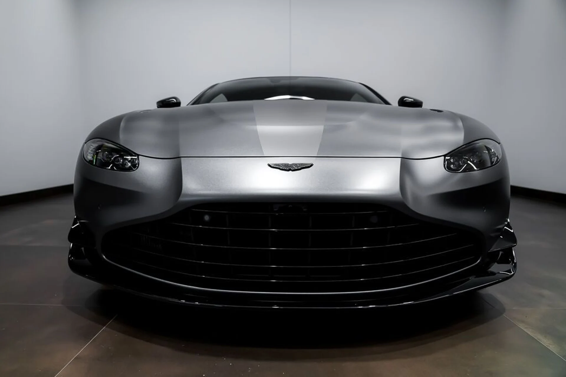 mph003_1696159520_aston_martin_vantage_2023_jpg_v_1758918548_ba072be261