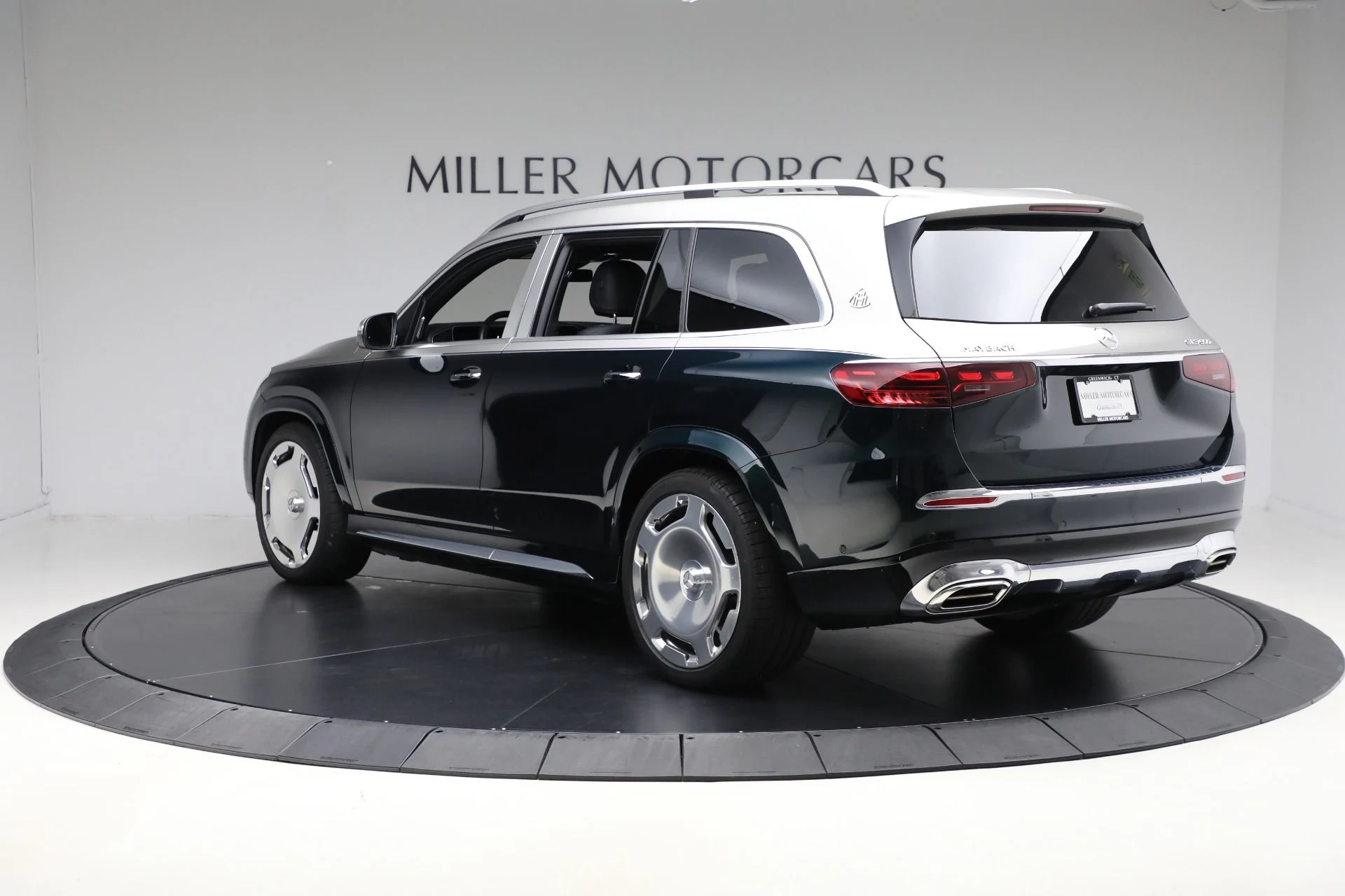 mph003_1729175816_Used_2024_Mercedes_Benz_Maybach_GLS_600_4_MATIC_1763566365_03b605357b