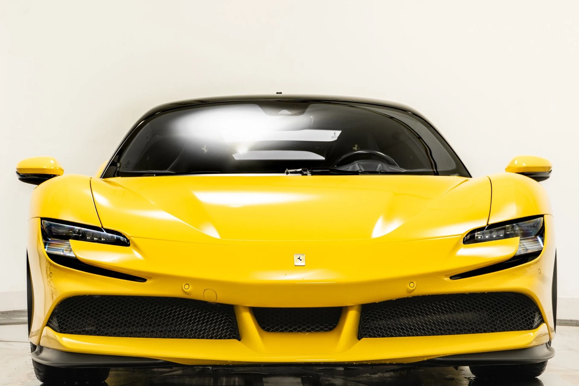 mph003_1739163200_Used_2022_Ferrari_SF_90_Stradale_1756152966_b28c244fb0