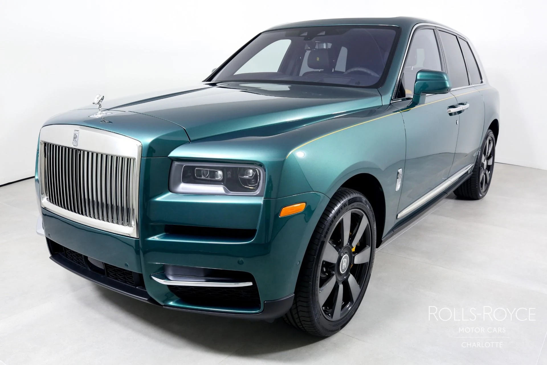 mph003_1746771595_Used_2023_Rolls_Royce_Cullinan_1688236802_9d0aeddc0c