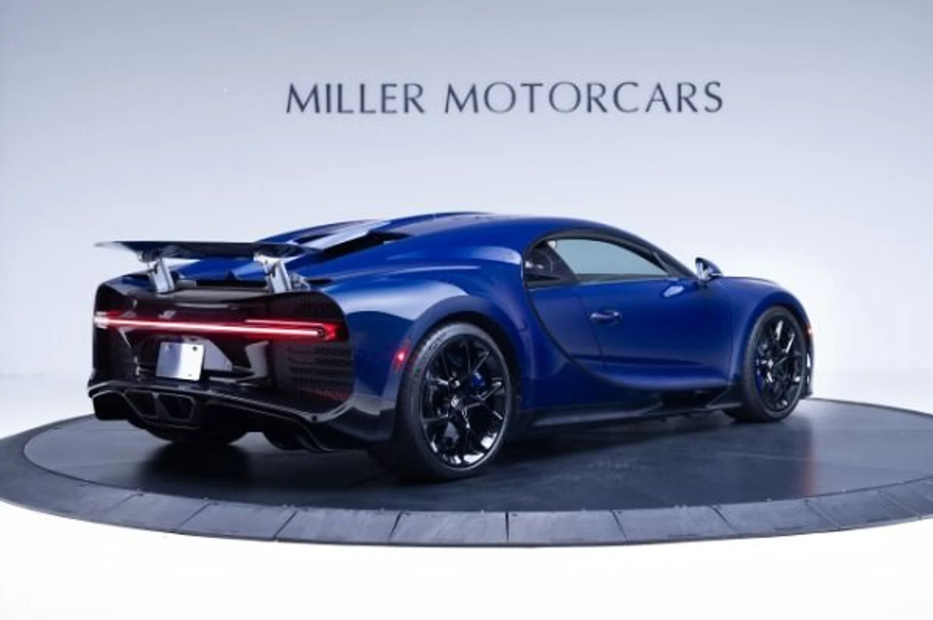 mph003_1760689405_Used_2018_Bugatti_Chiron_Chiron_e65efbfe40